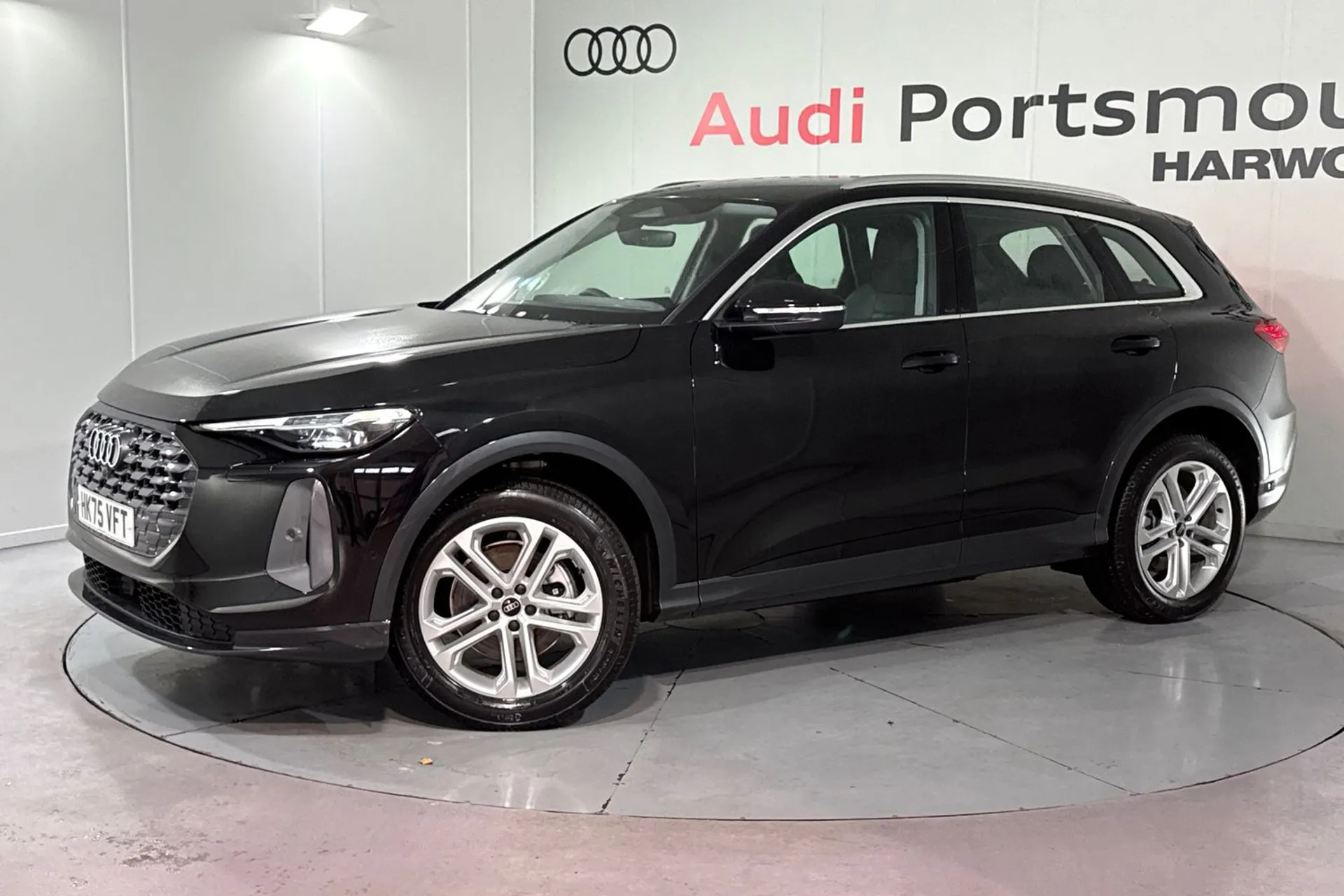 Audi Q5 thumbnail image number 10
