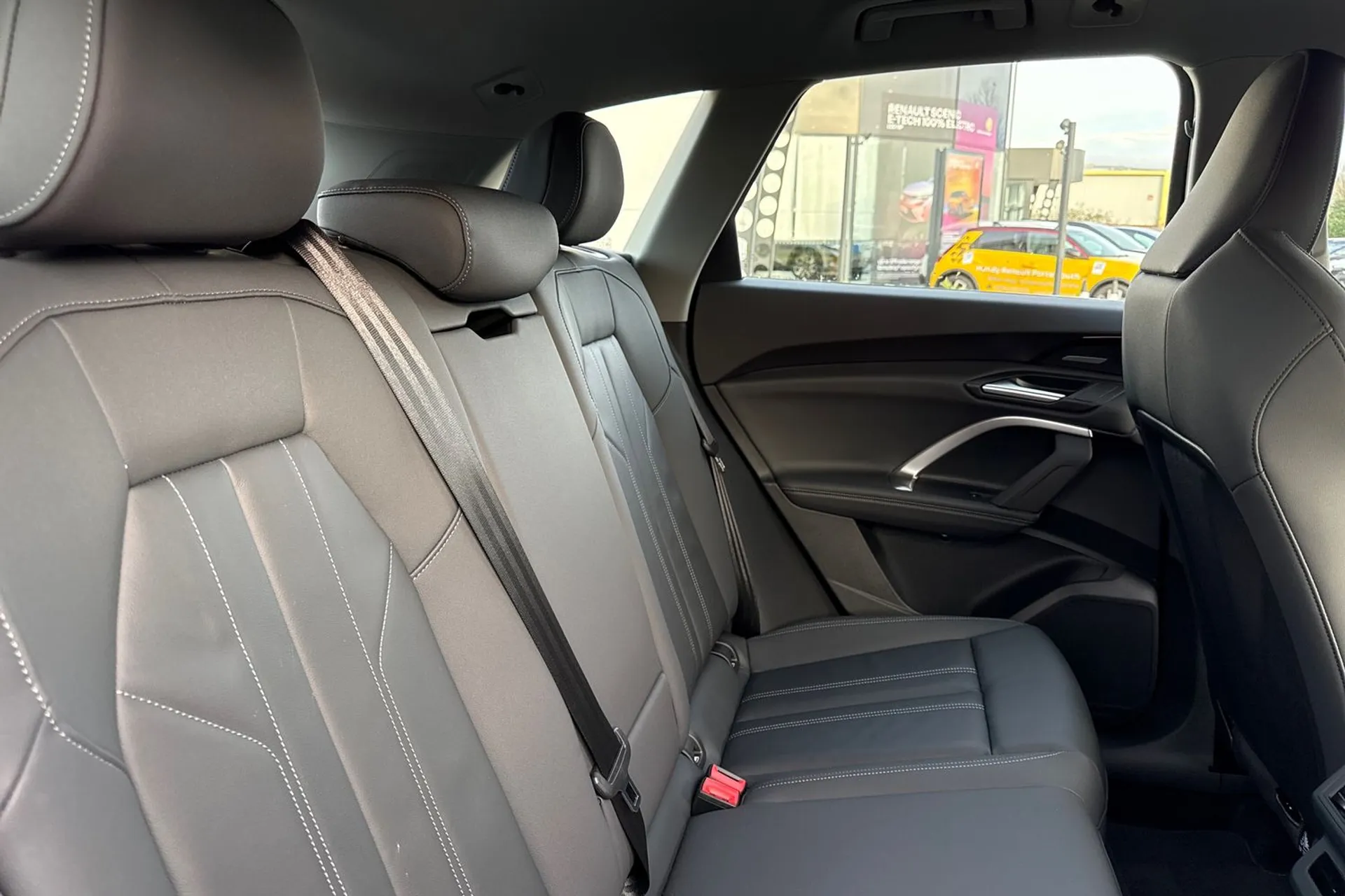 Audi Q5 thumbnail image number 22