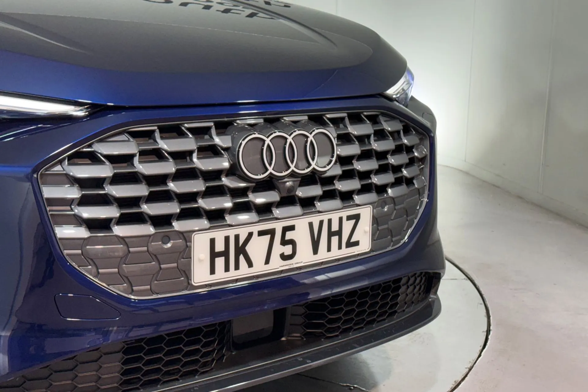Audi Q5 thumbnail image number 9