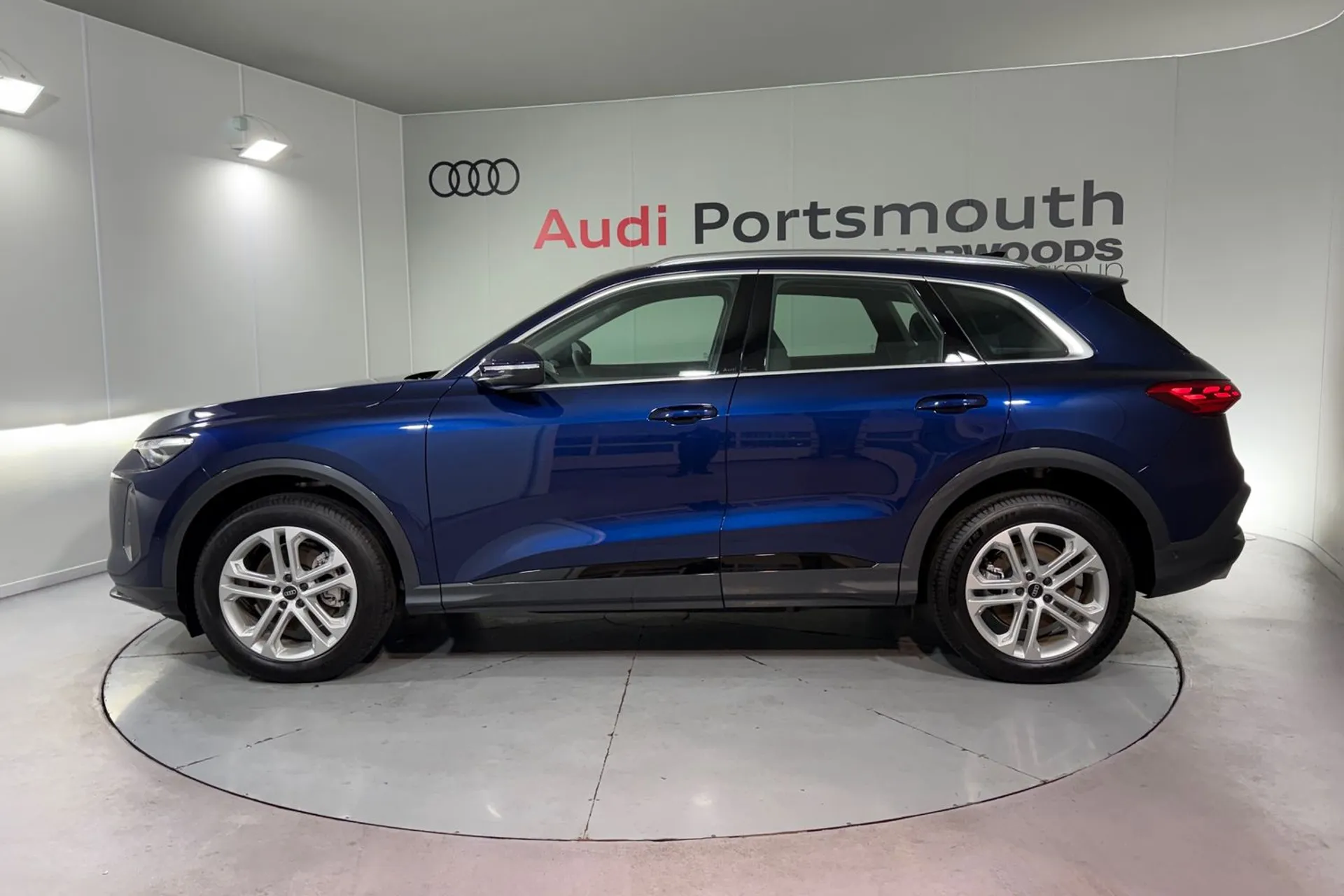 Audi Q5 thumbnail image number 12