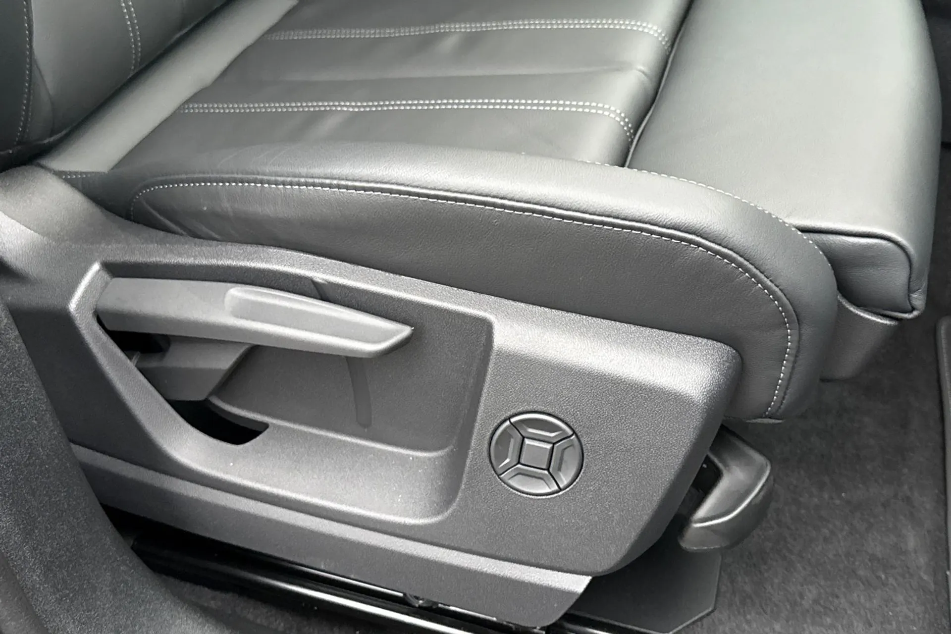 Audi Q5 thumbnail image number 53