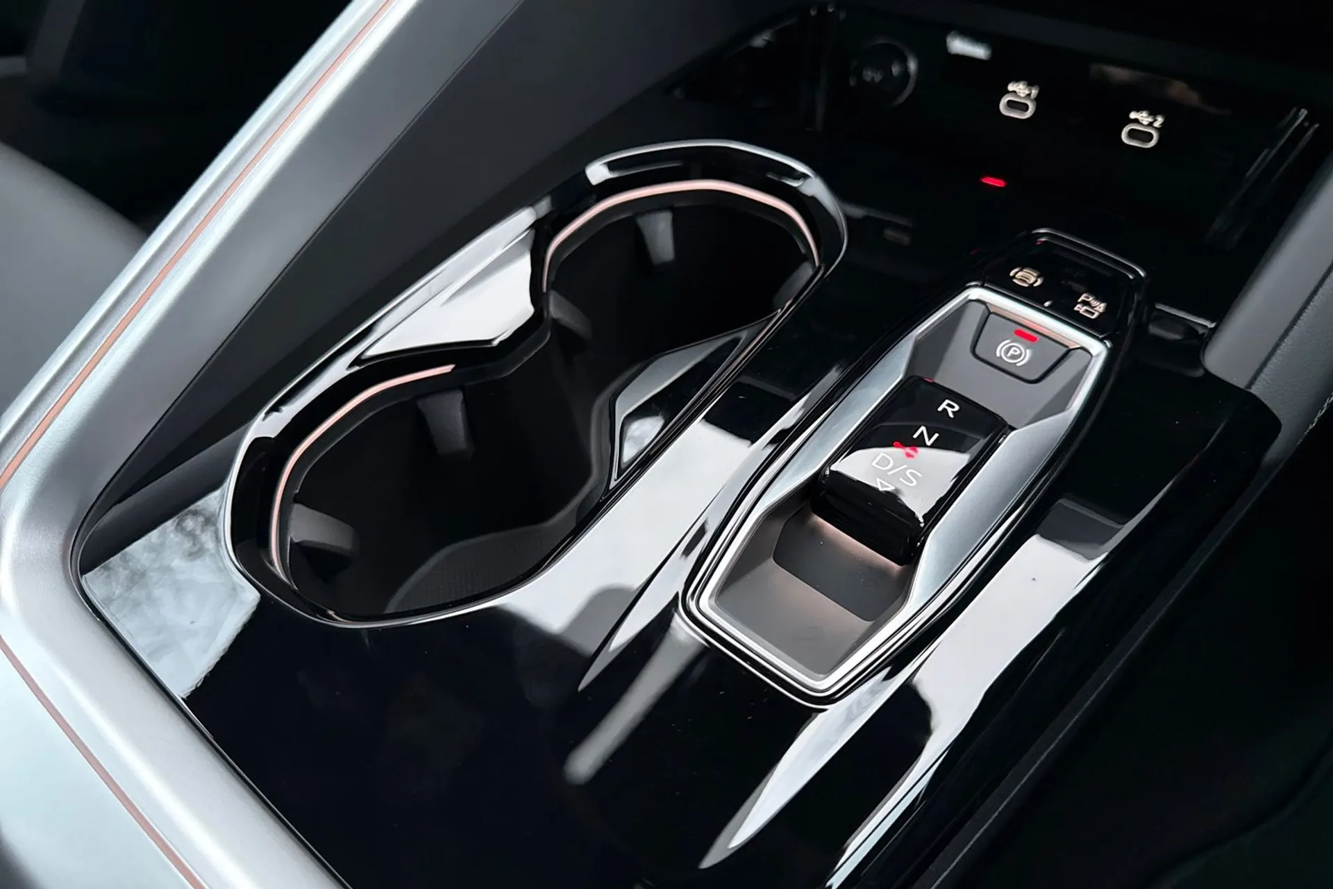 Audi Q5 thumbnail image number 27