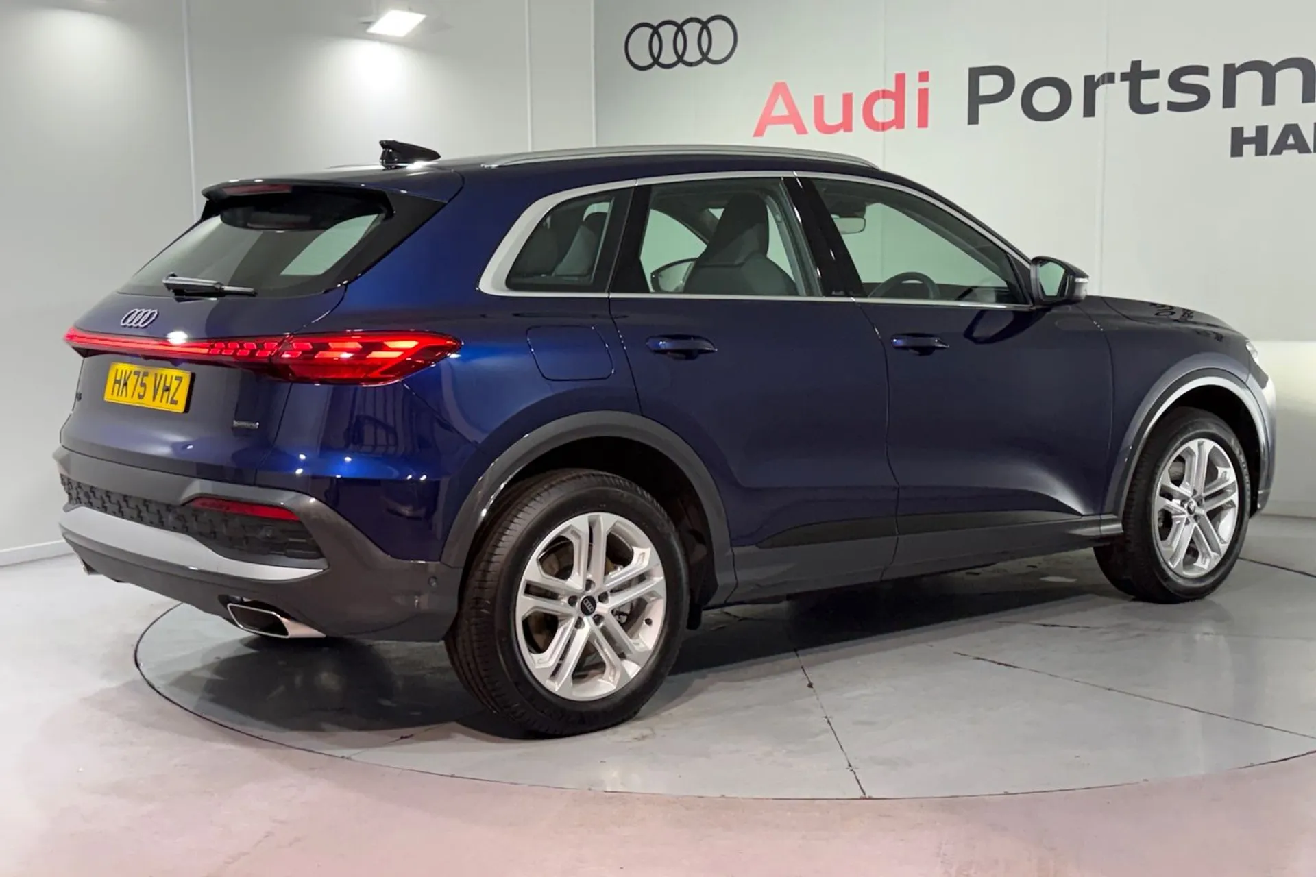 Audi Q5 thumbnail image number 10