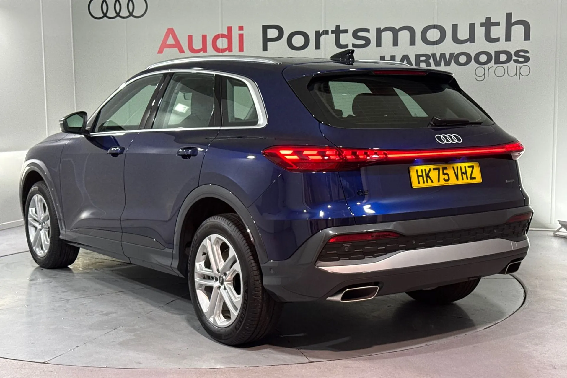 Audi Q5 thumbnail image number 11