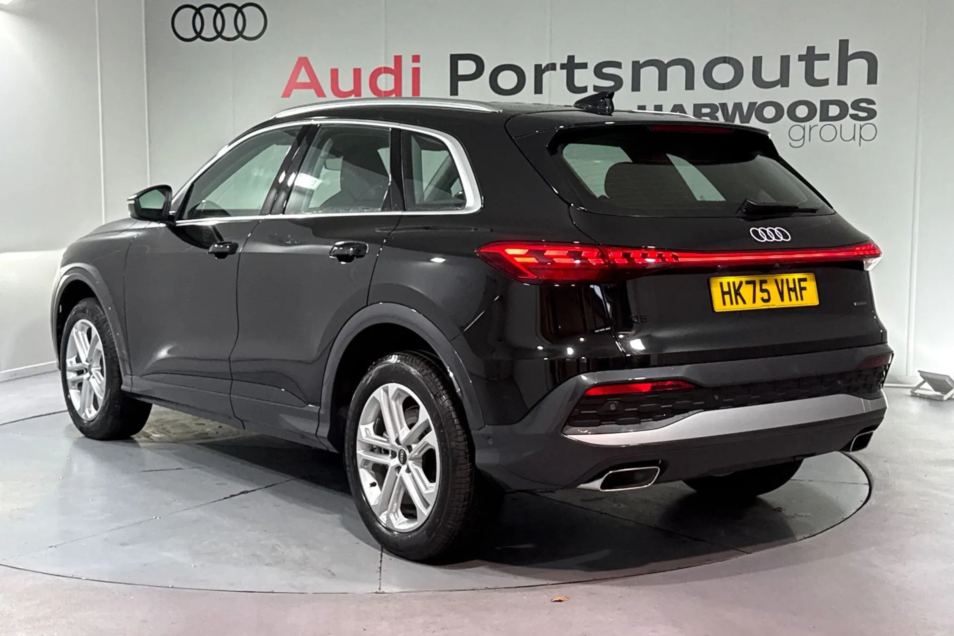 Audi Q5 thumbnail image number 11