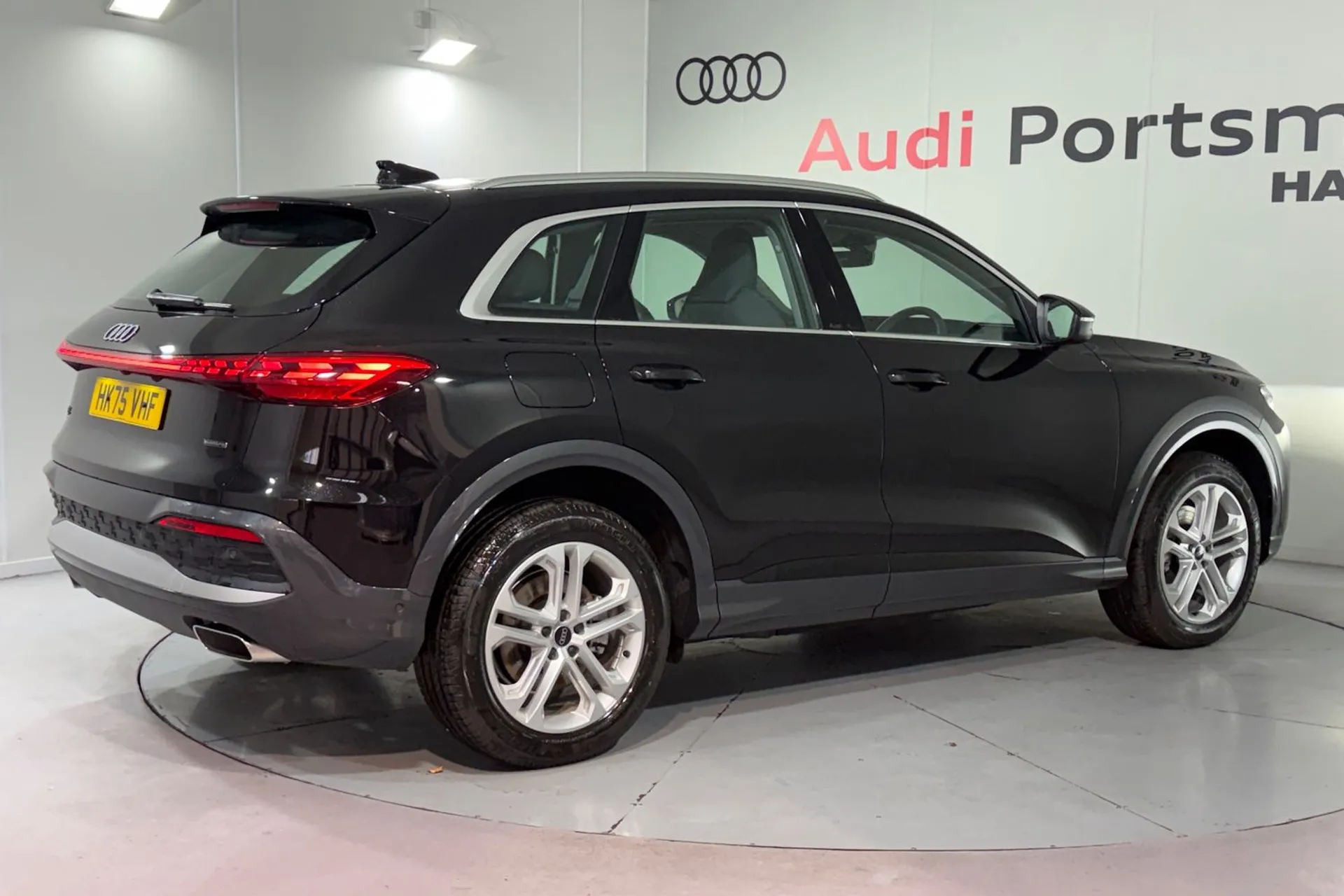 Audi Q5 thumbnail image number 10