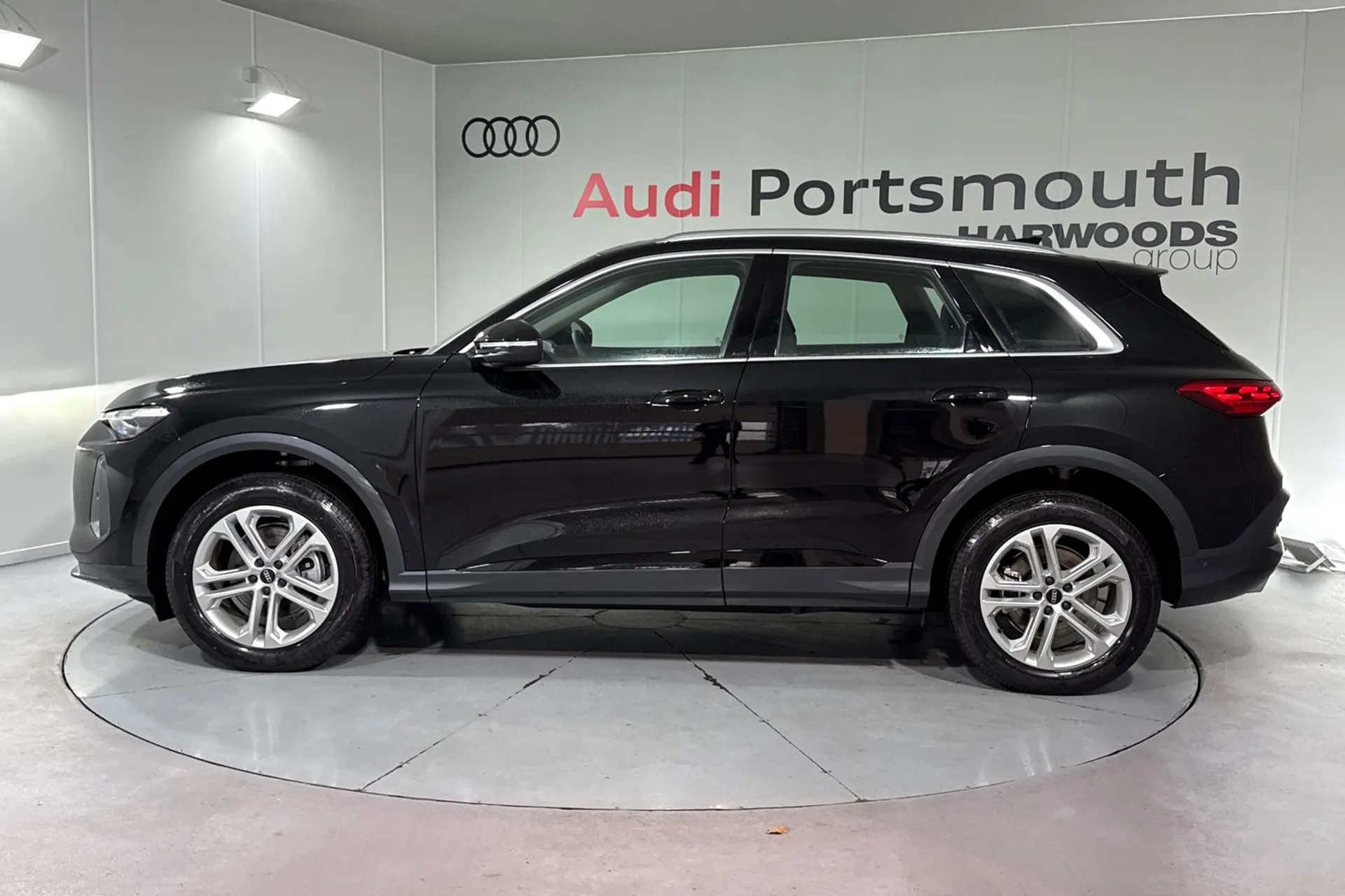 Audi Q5 thumbnail image number 12