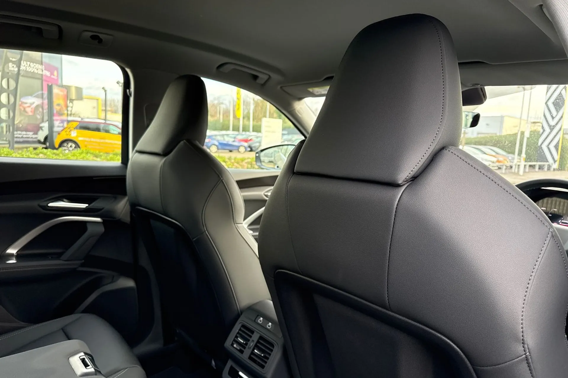 Audi Q5 thumbnail image number 26