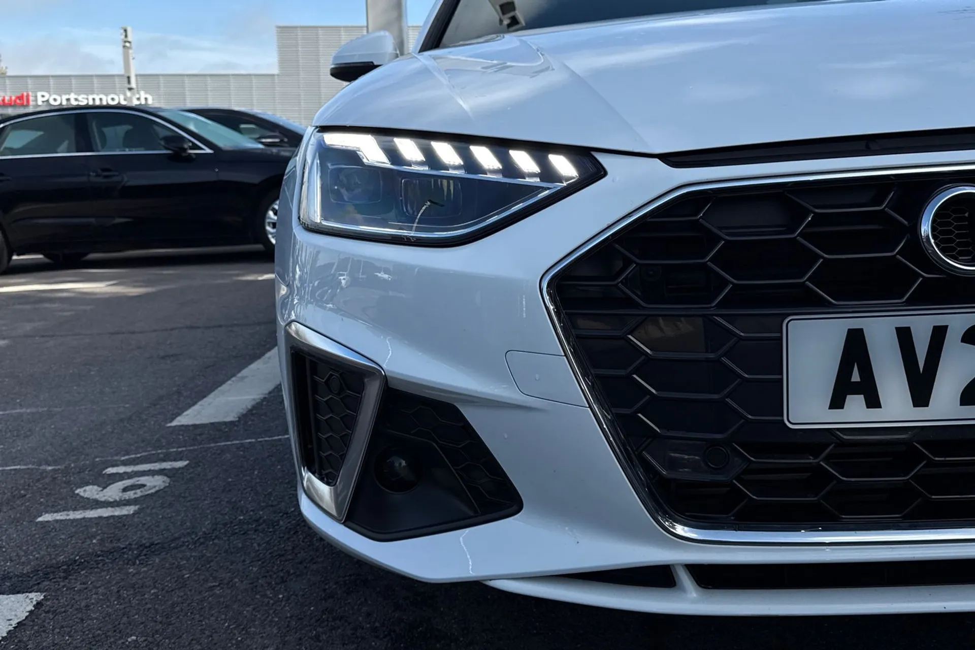 Audi A4 thumbnail image number 24