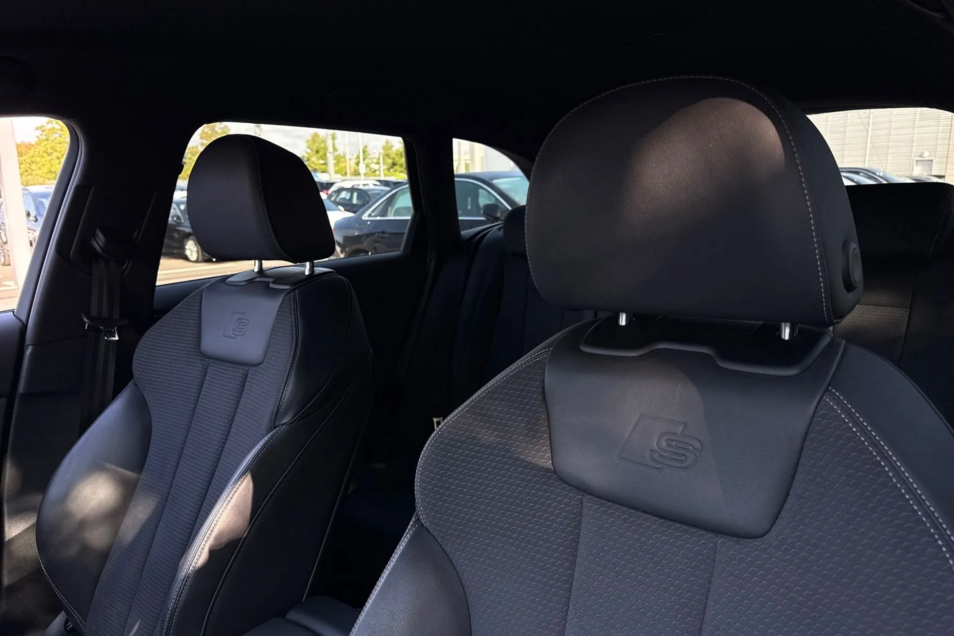 Audi A4 thumbnail image number 29