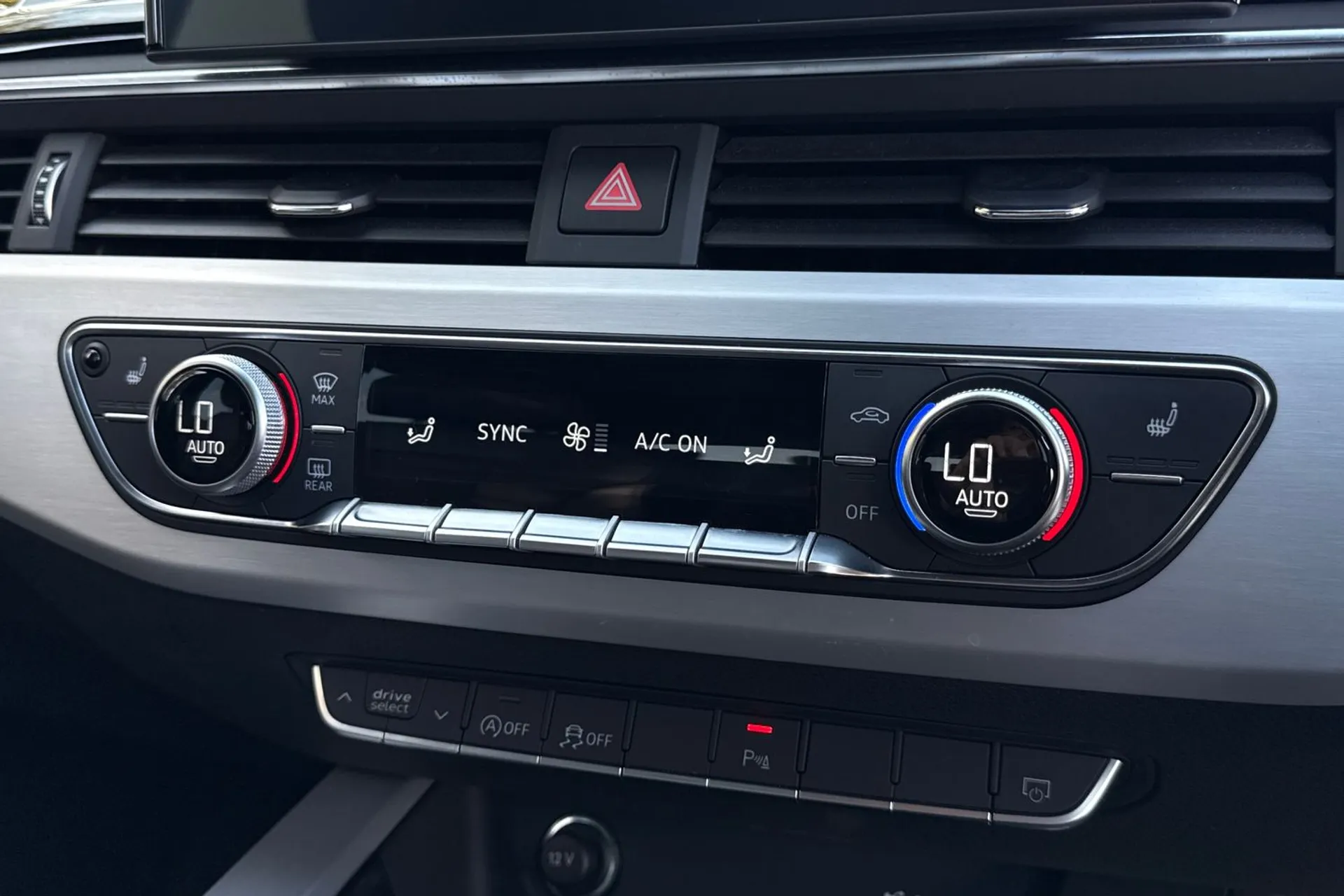 Audi A4 thumbnail image number 40