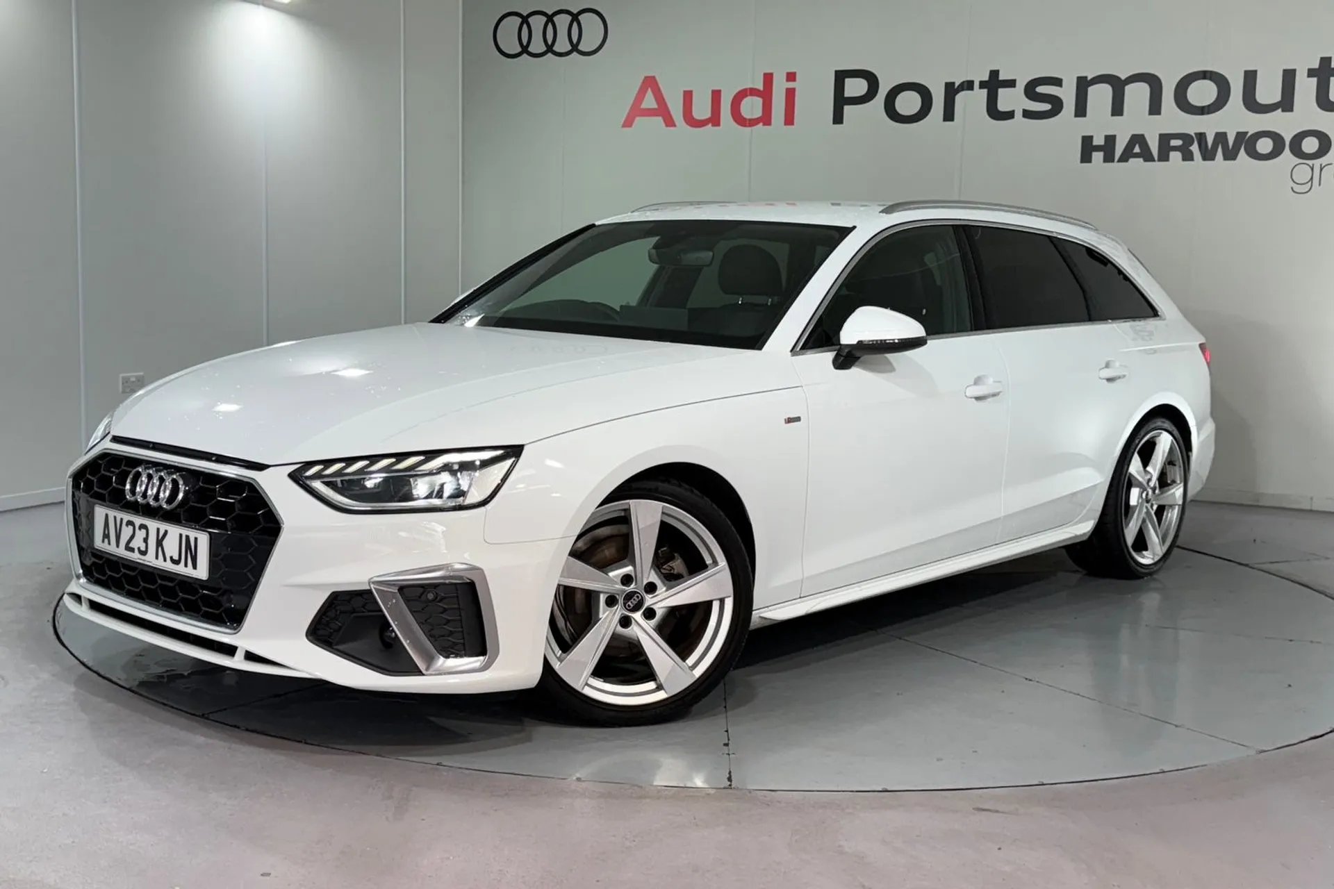 Audi A4 thumbnail image number 11