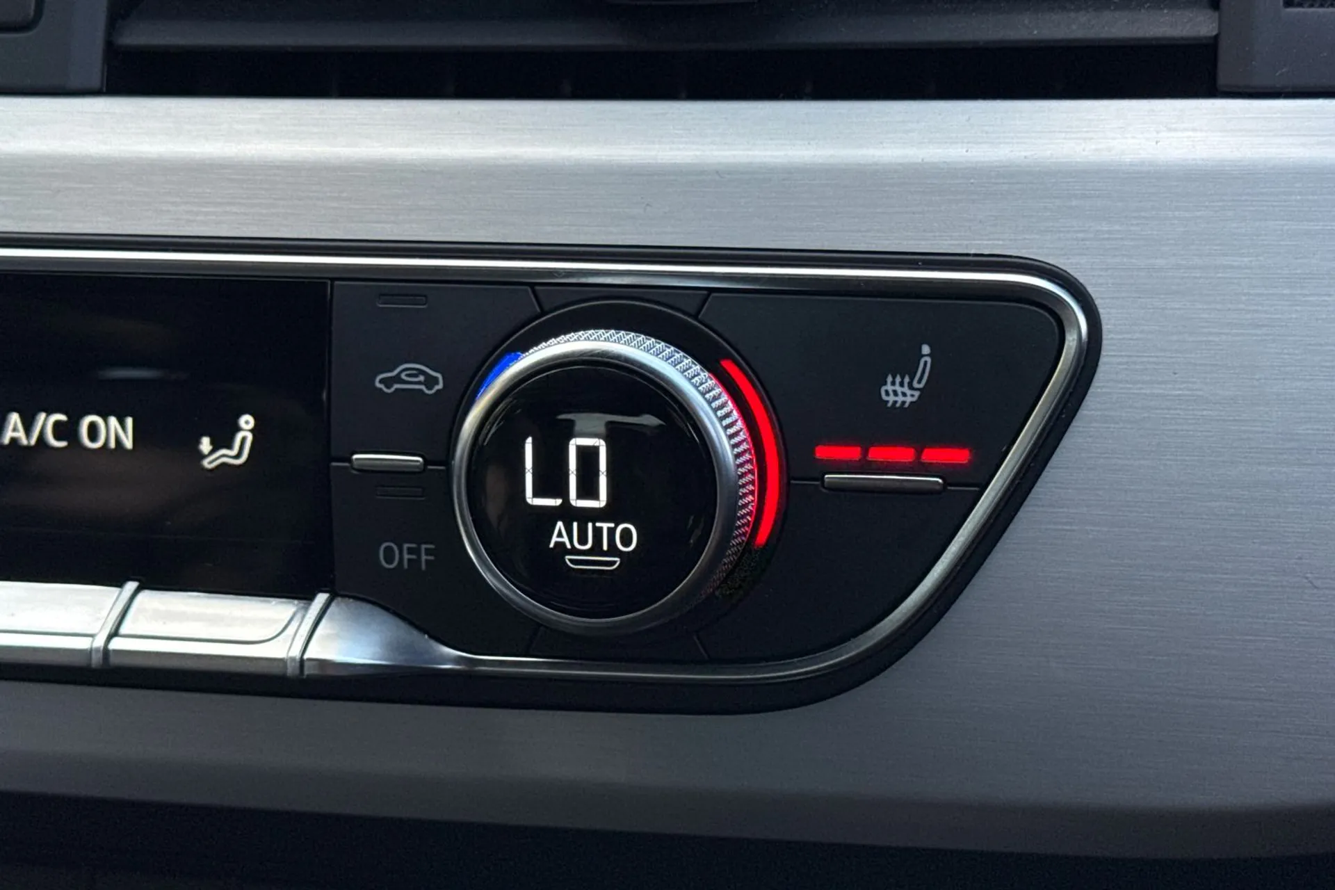 Audi A4 thumbnail image number 34