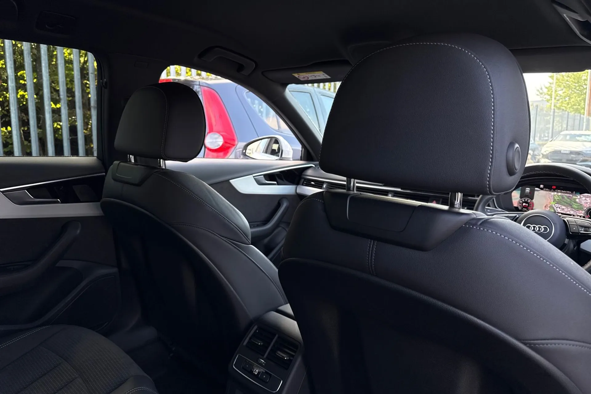 Audi A4 thumbnail image number 23