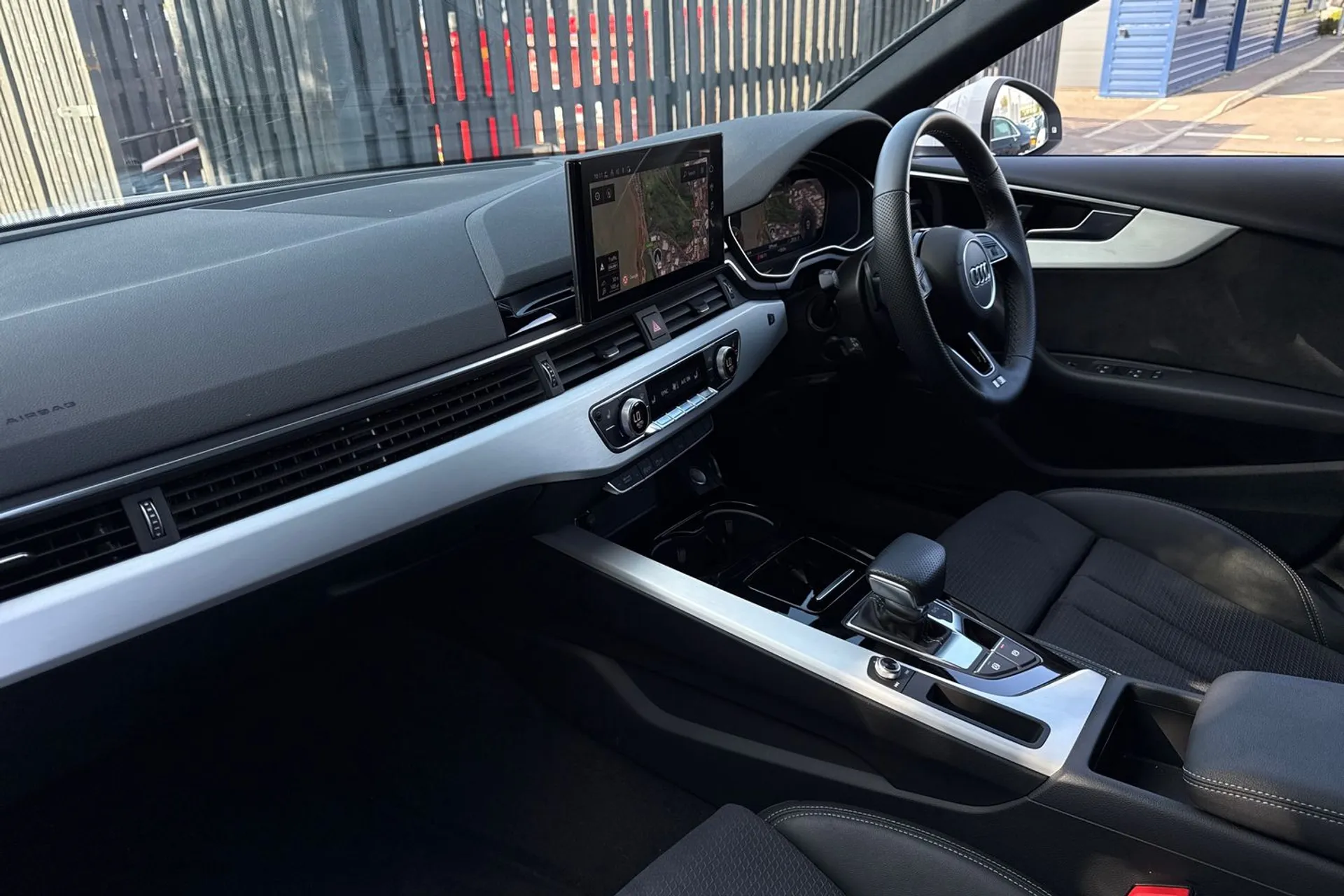 Audi A4 thumbnail image number 27