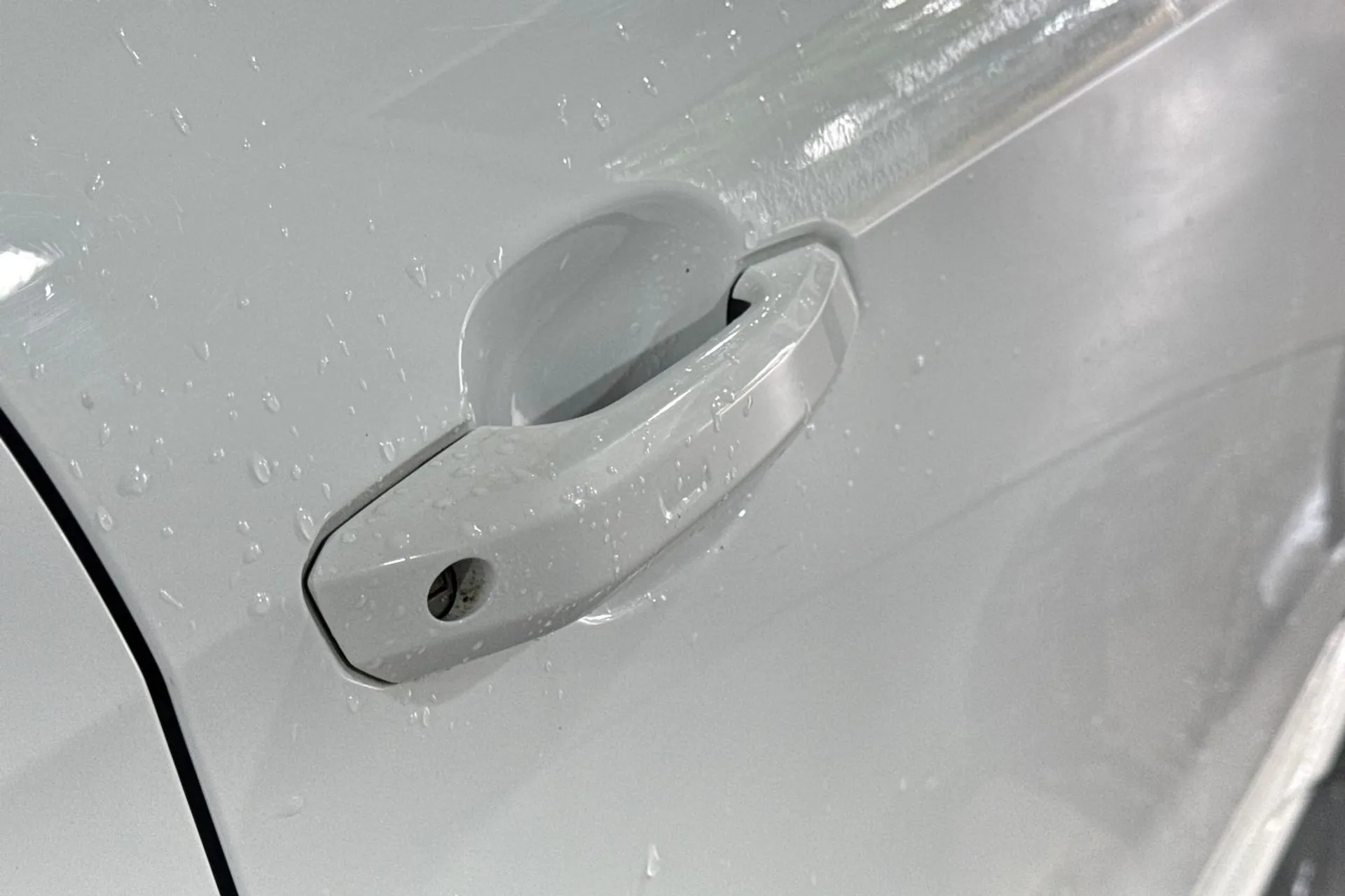 Audi A4 thumbnail image number 16