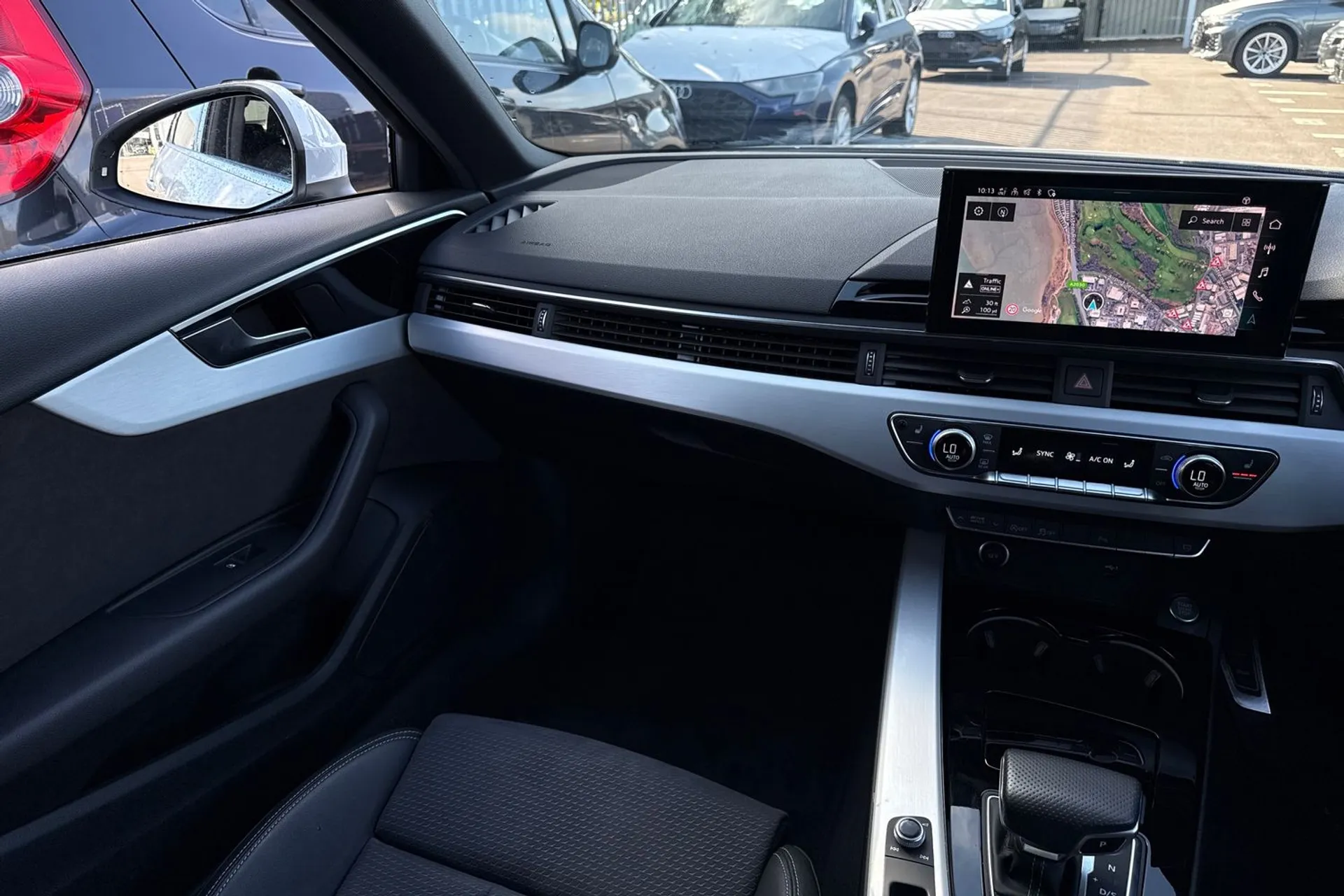 Audi A4 thumbnail image number 32