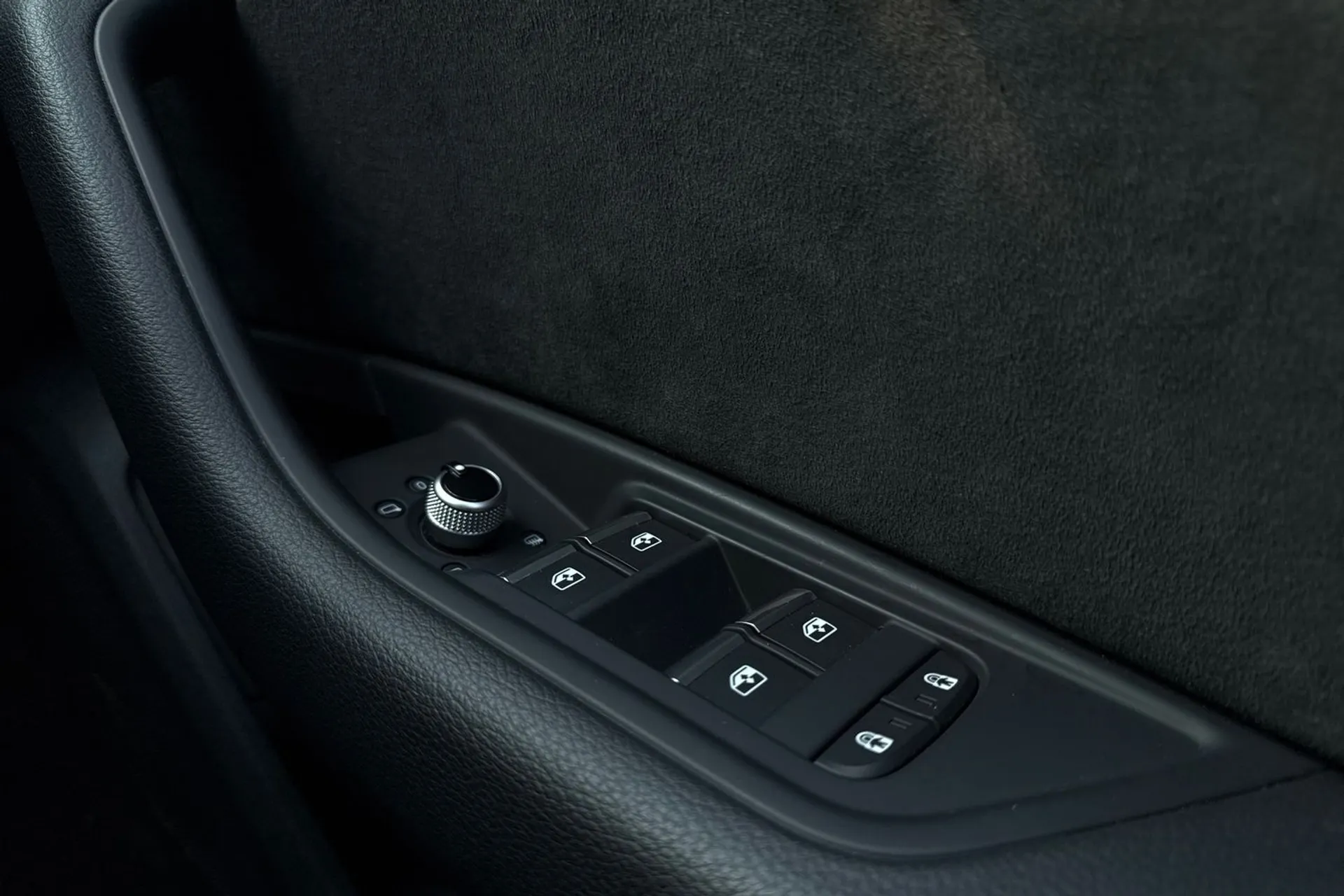 Audi A4 thumbnail image number 41