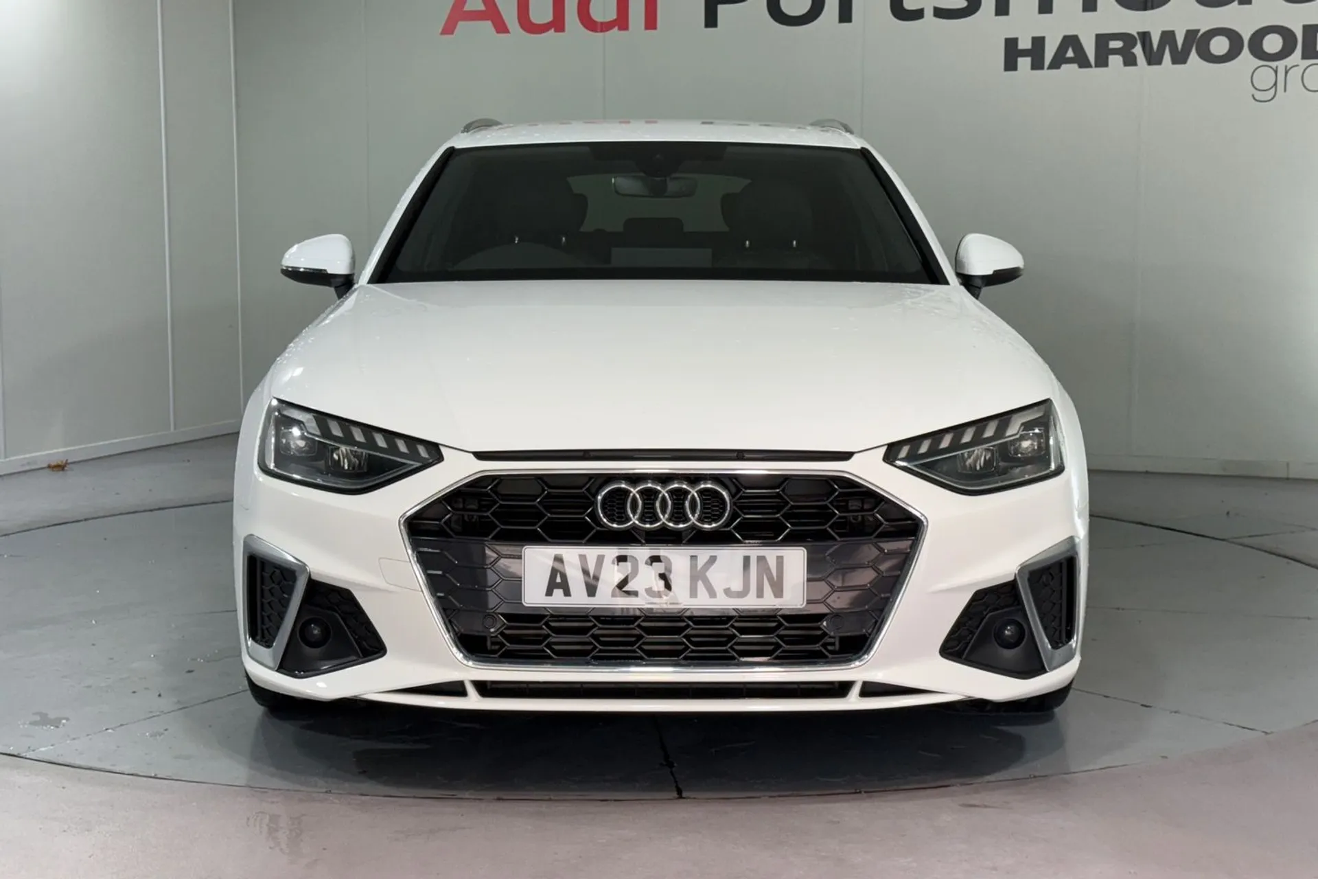 Audi A4 thumbnail image number 12