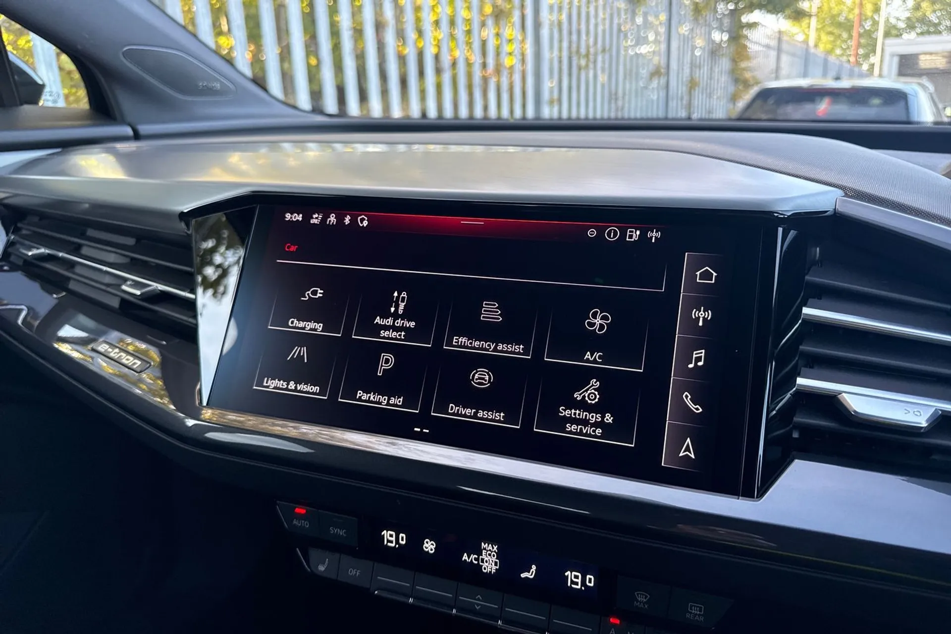 Audi Q4 thumbnail image number 21