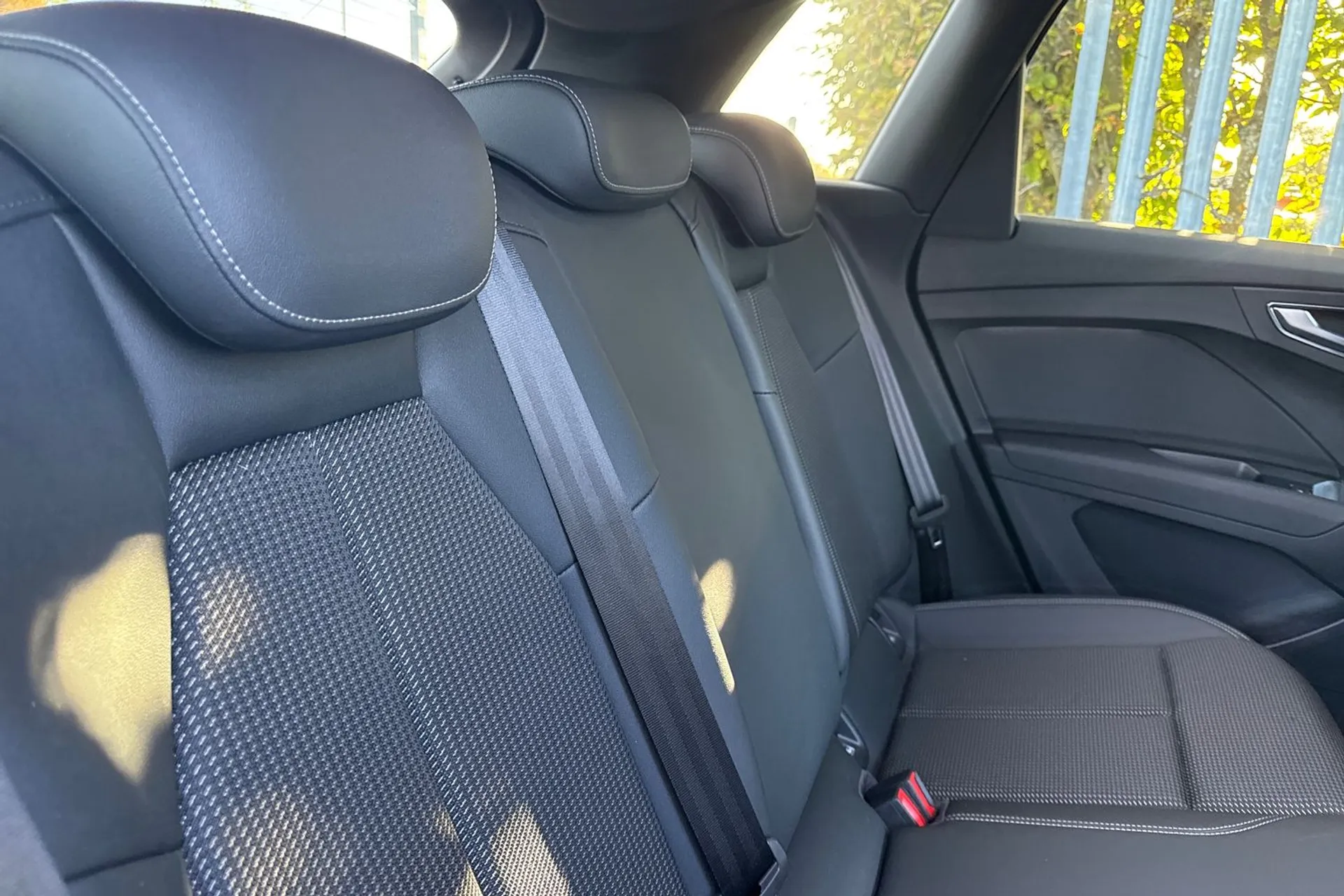 Audi Q4 thumbnail image number 22