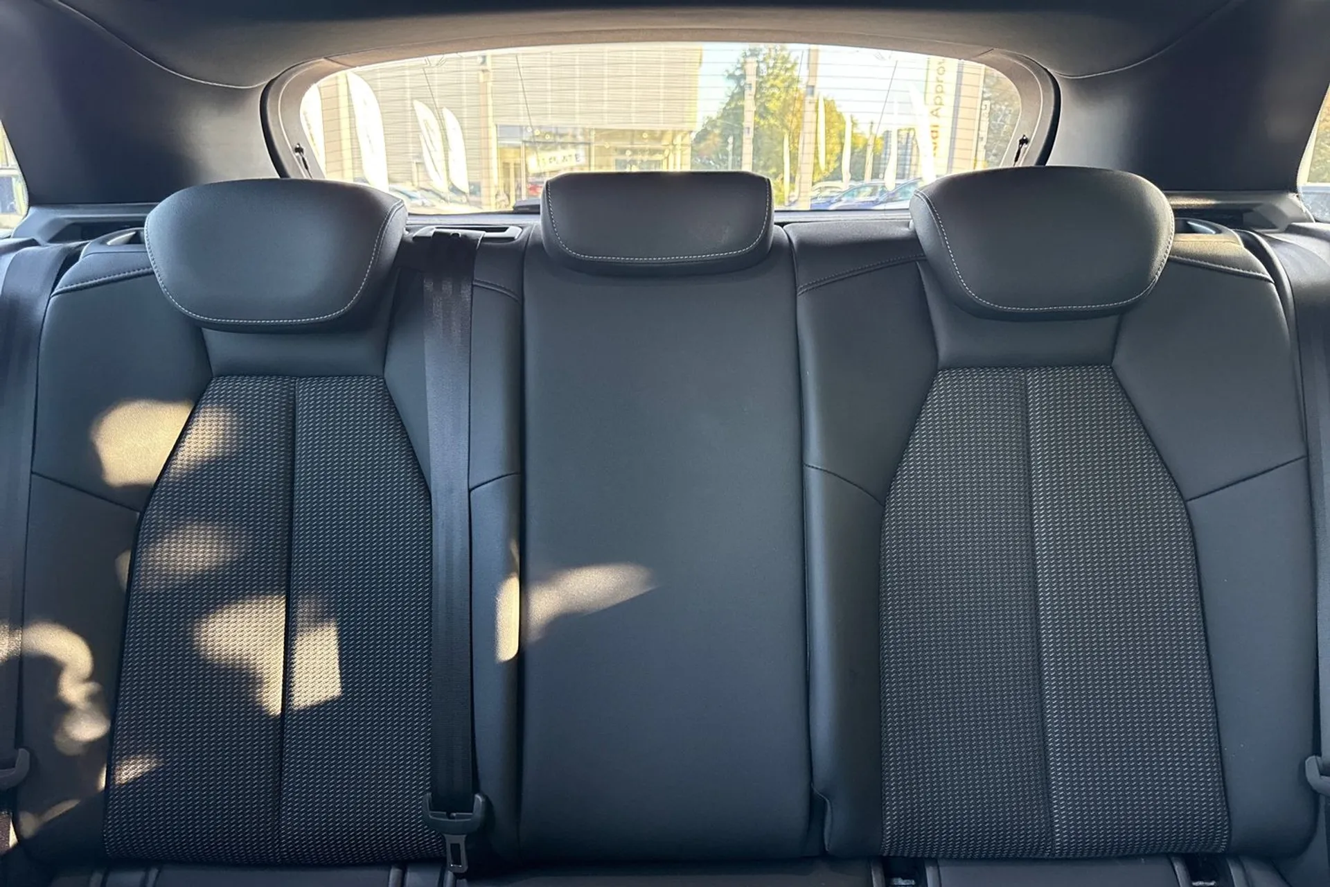 Audi Q4 thumbnail image number 37