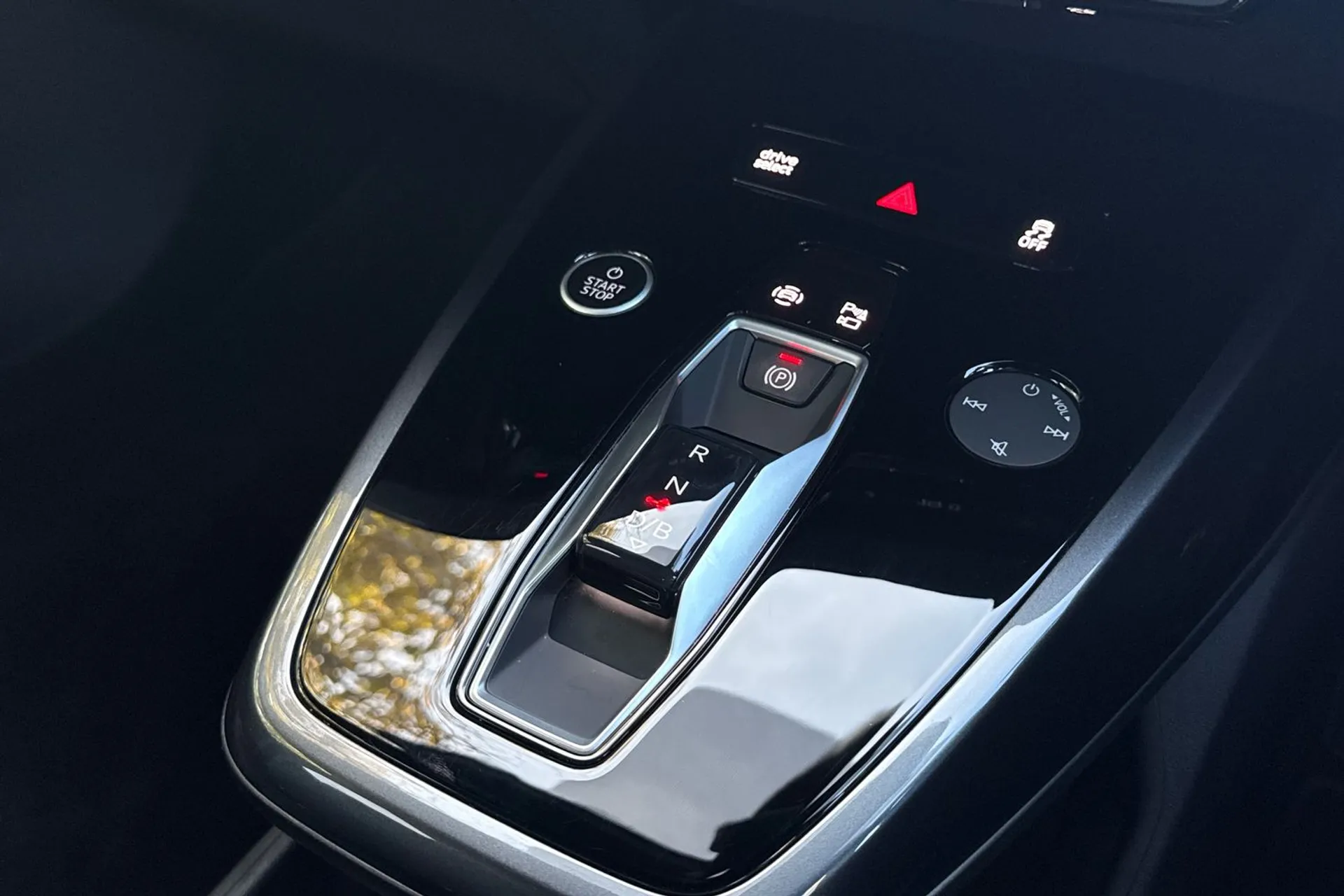 Audi Q4 thumbnail image number 41