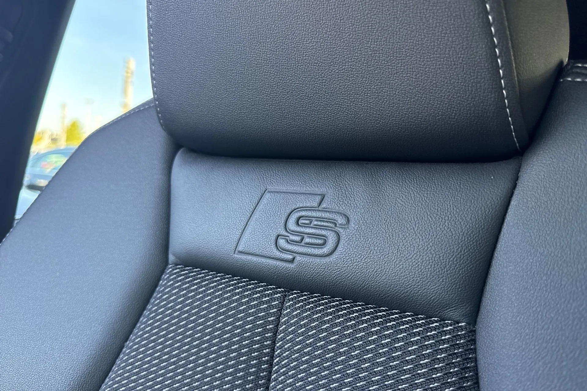 Audi Q4 thumbnail image number 27