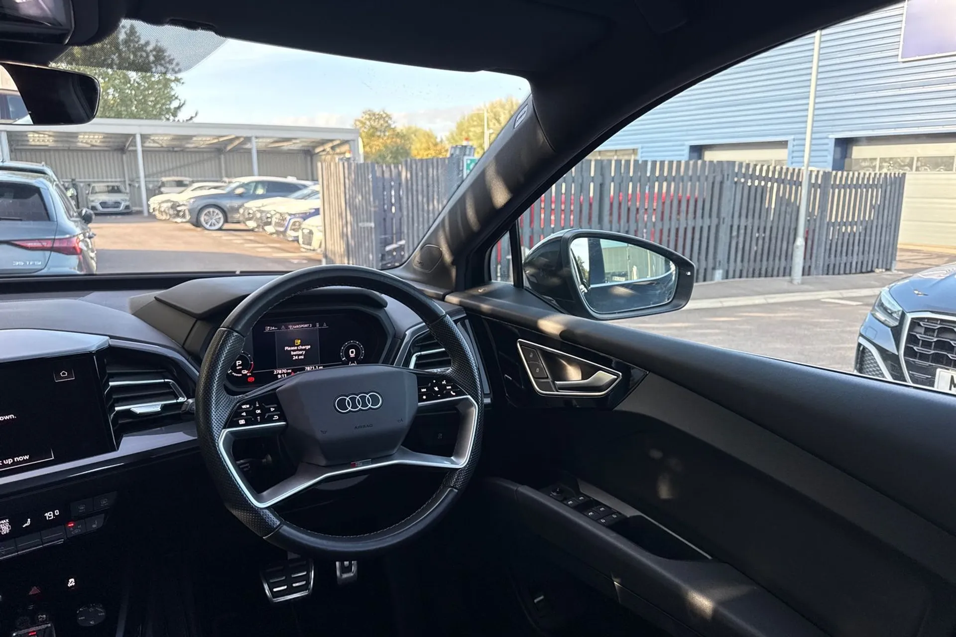 Audi Q4 thumbnail image number 40