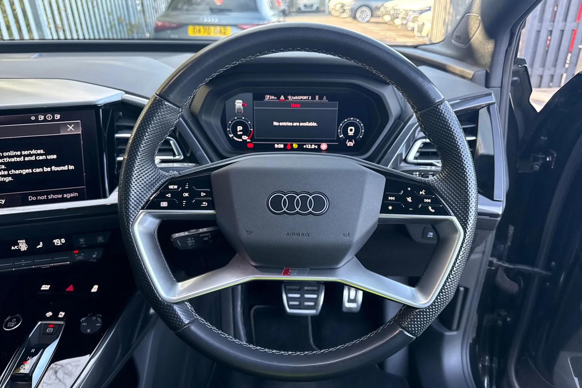 Audi Q4 thumbnail image number 42