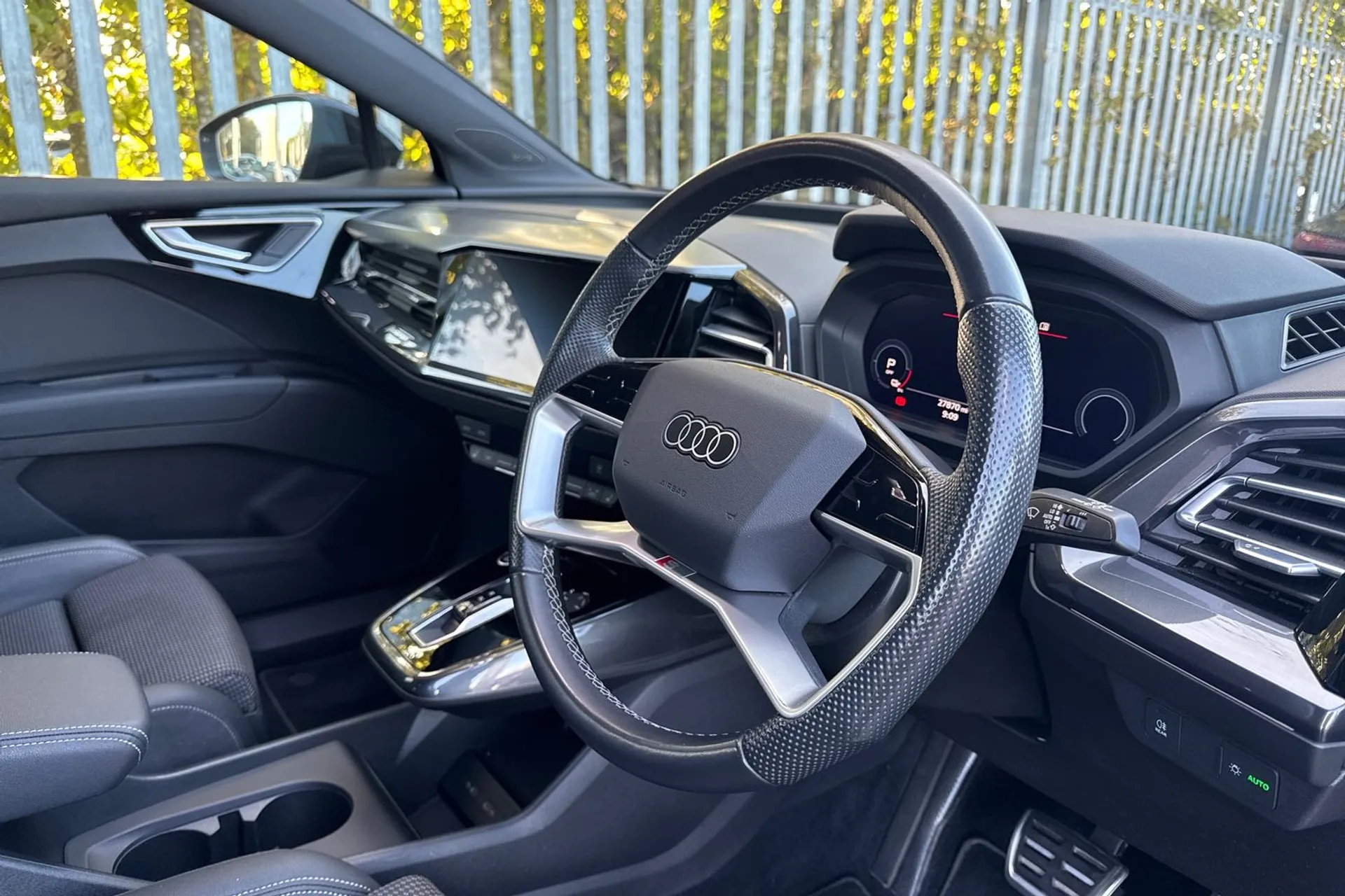 Audi Q4 thumbnail image number 29