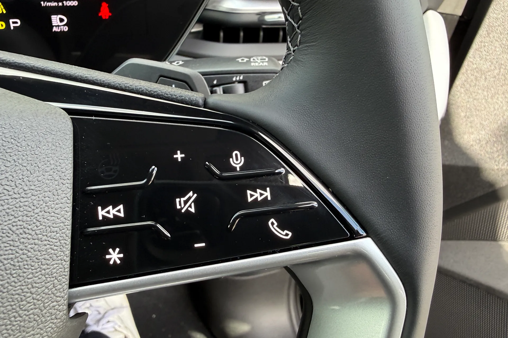 Audi Q5 thumbnail image number 32