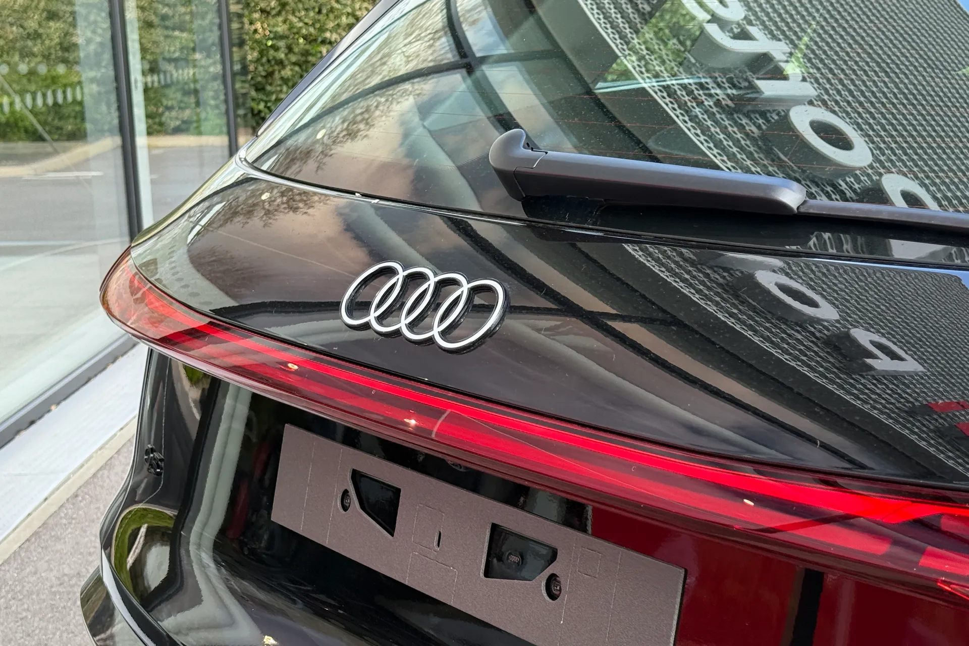 Audi Q5 thumbnail image number 22