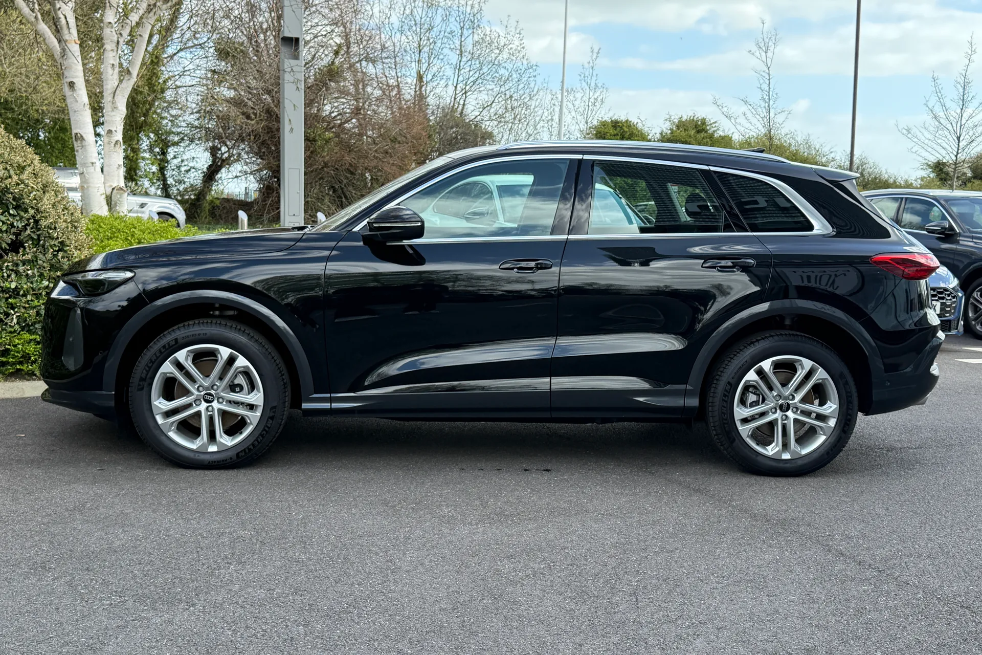 Audi Q5 thumbnail image number 2