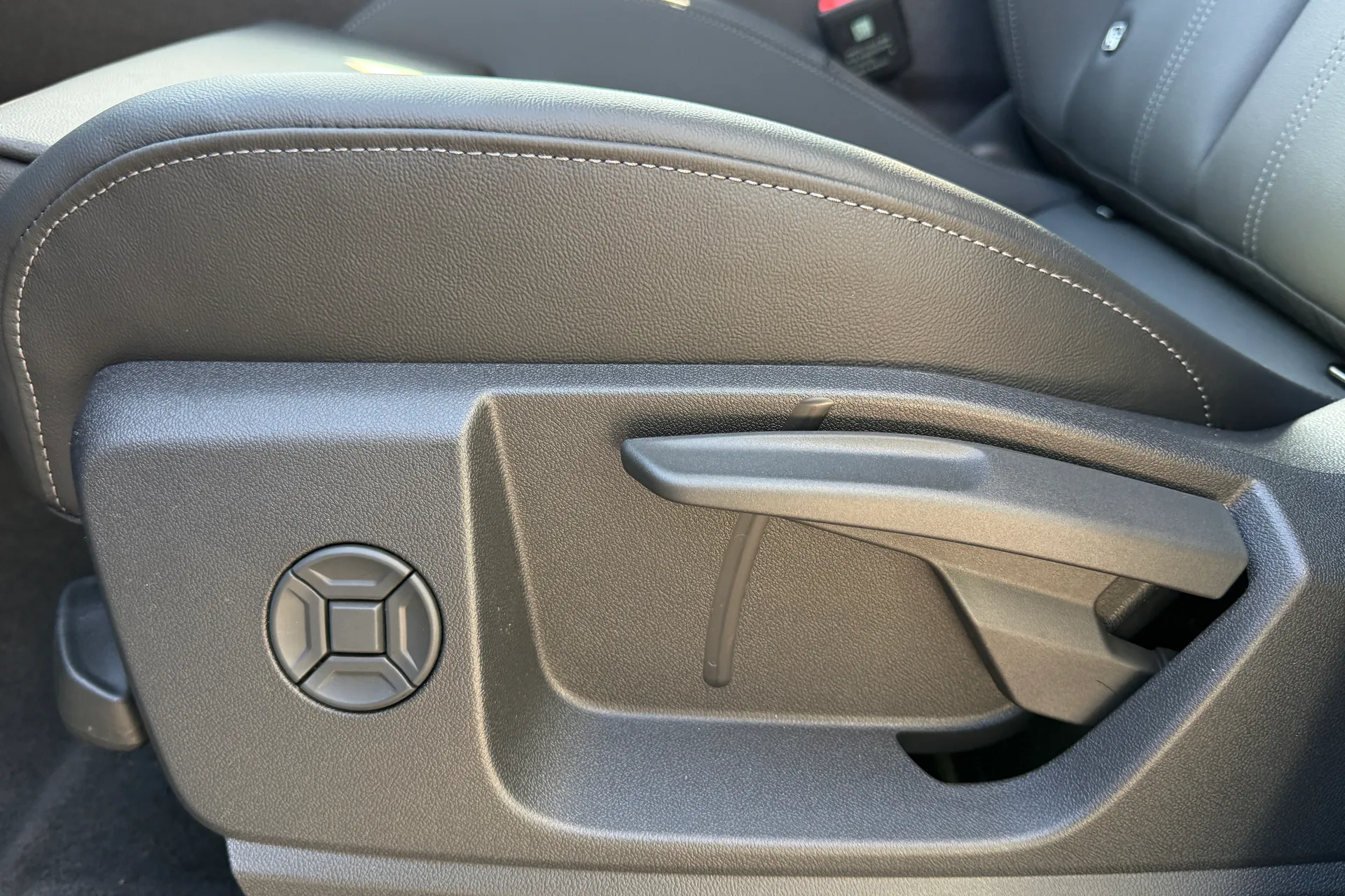 Audi Q5 thumbnail image number 32