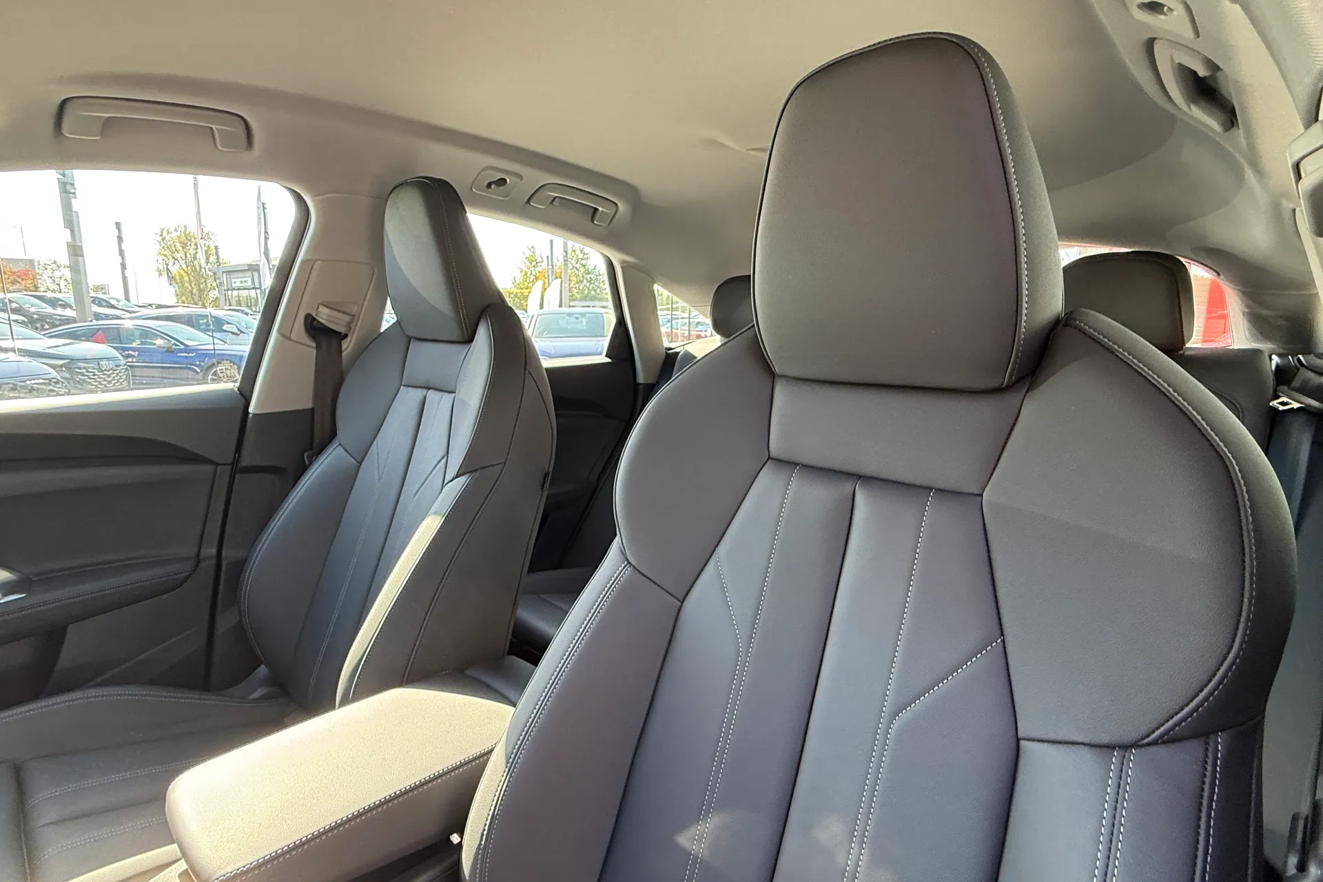 Audi Q5 thumbnail image number 28
