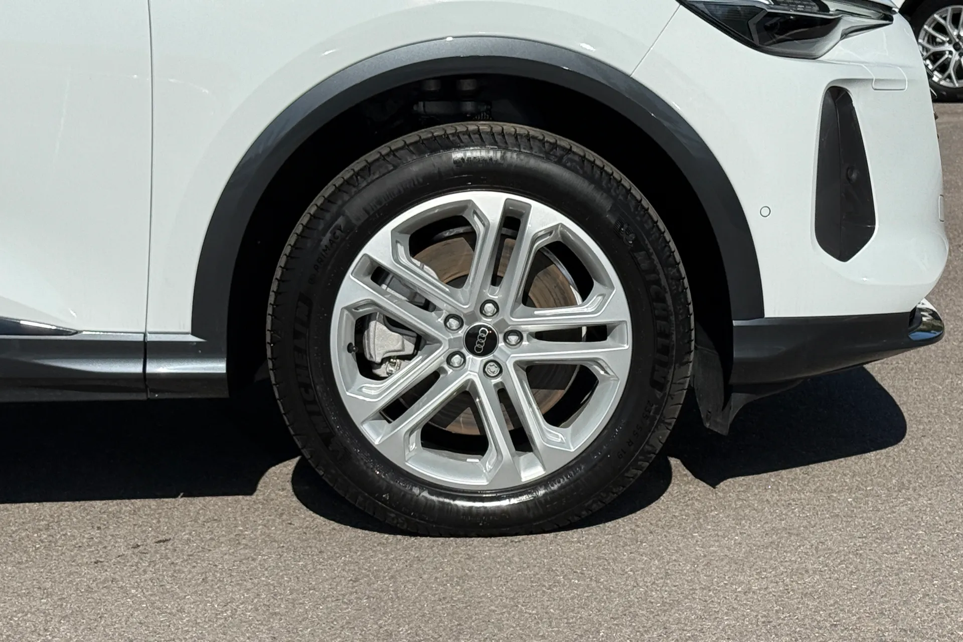 Audi Q5 thumbnail image number 21
