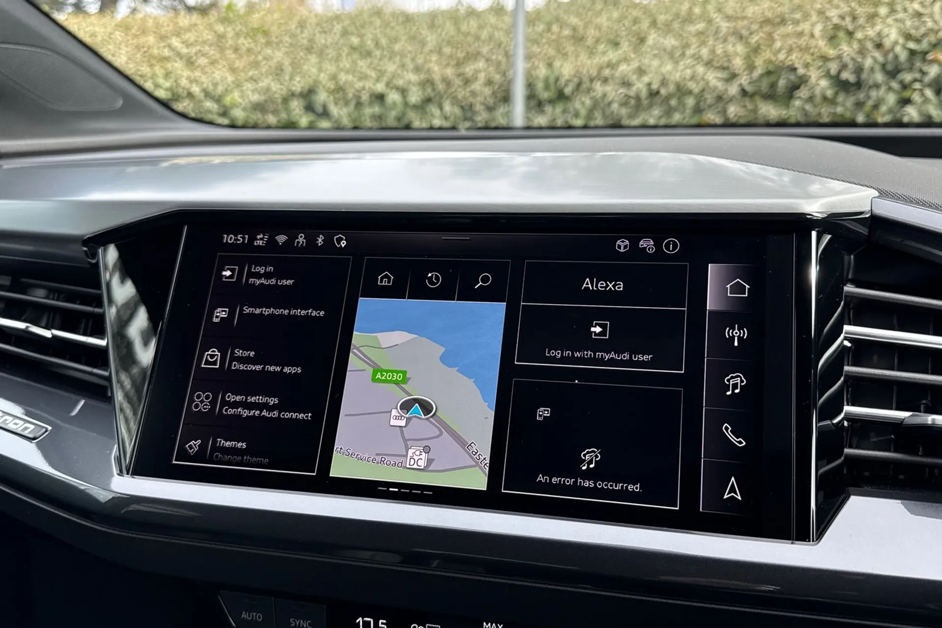 Audi Q4 thumbnail image number 26