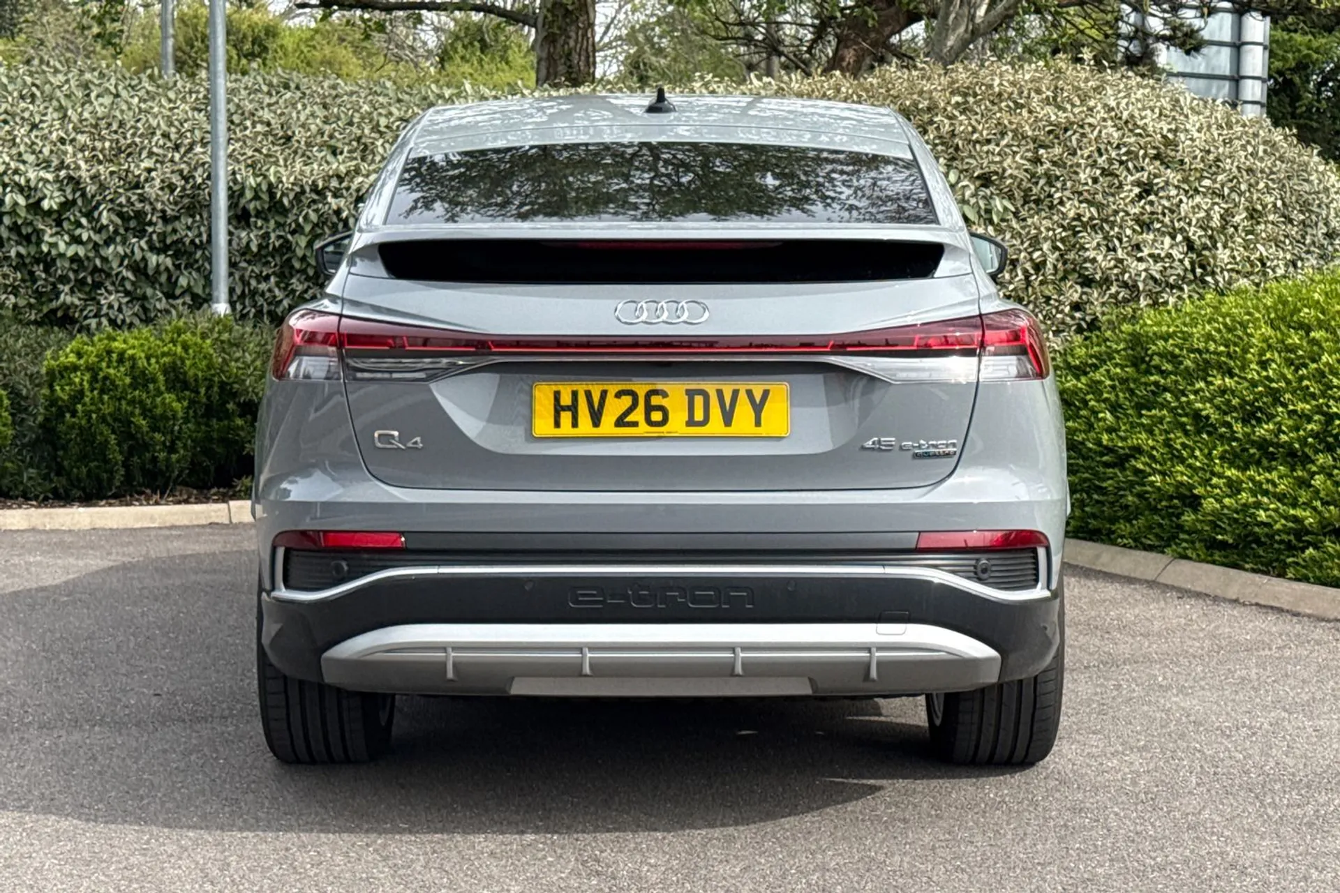 Audi Q4 thumbnail image number 14