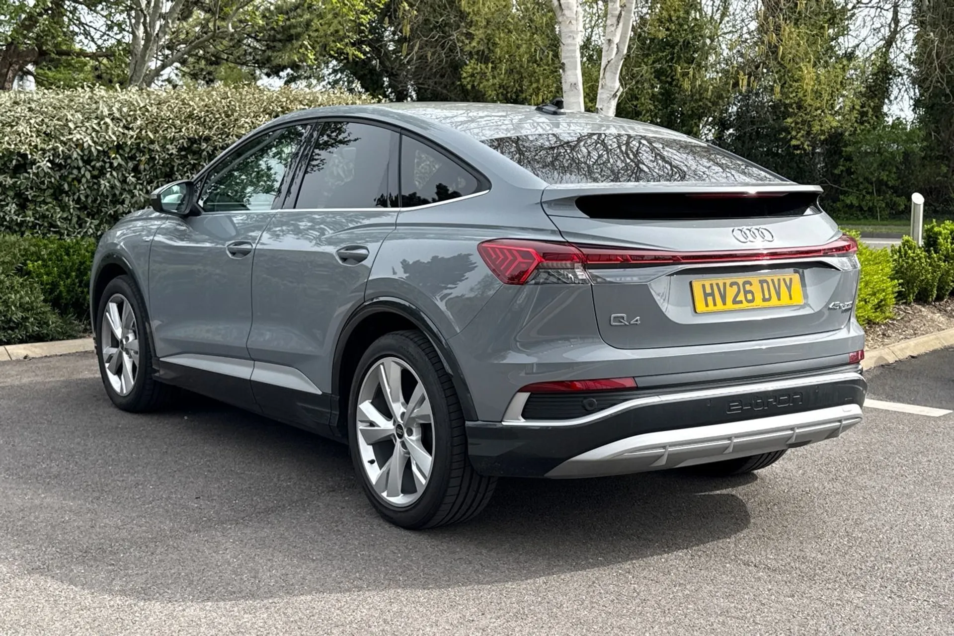 Audi Q4 thumbnail image number 18