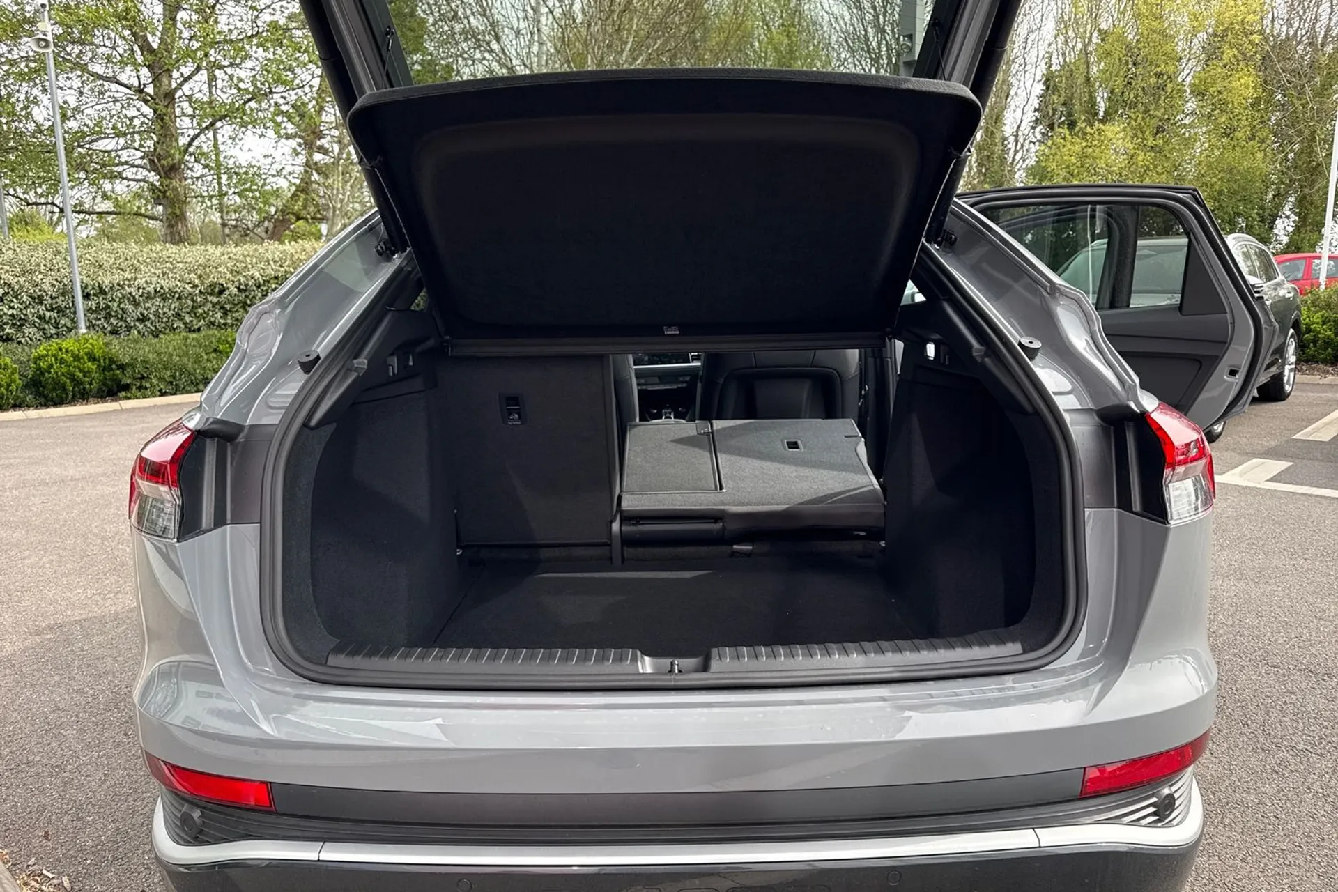 Audi Q4 thumbnail image number 38