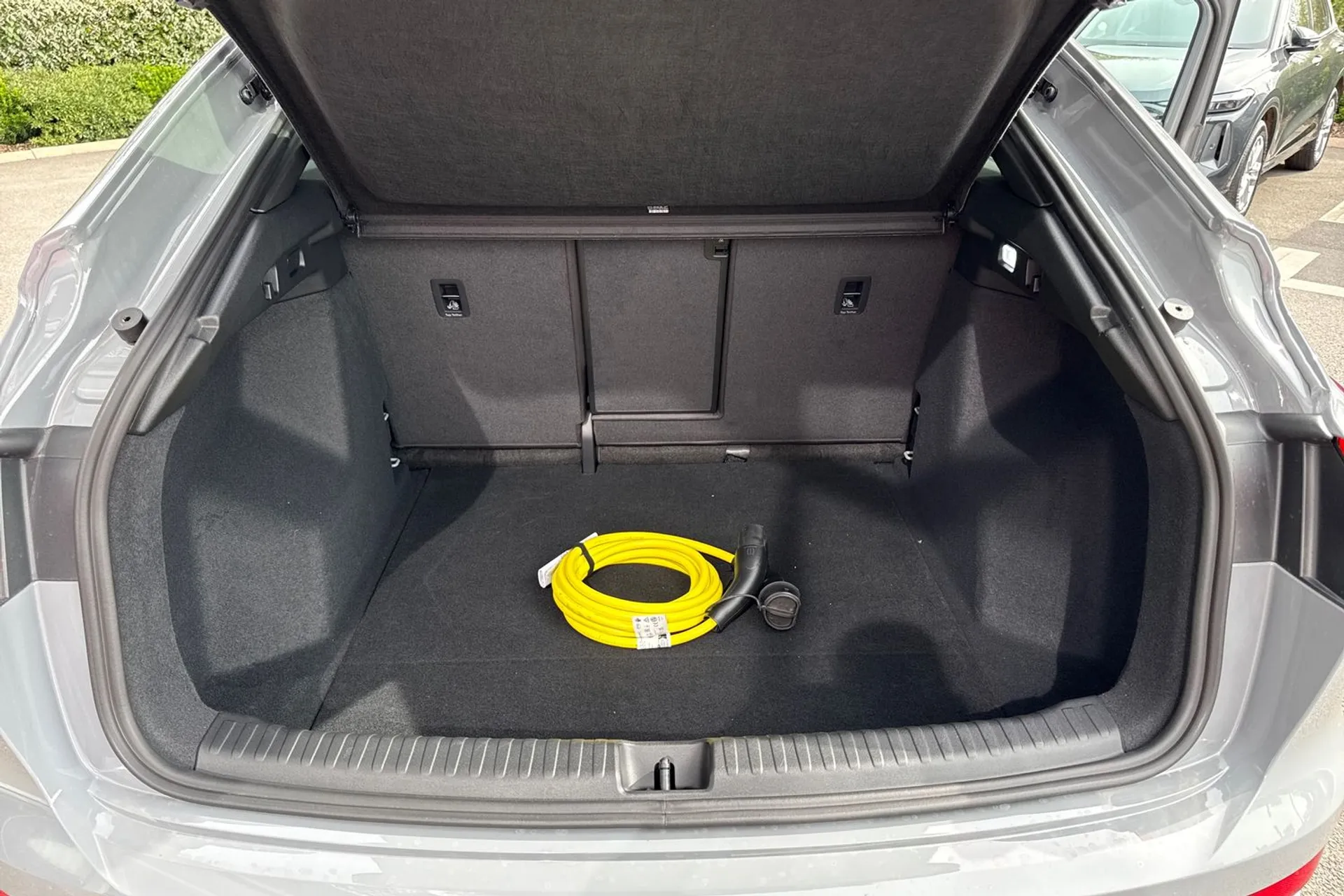 Audi Q4 thumbnail image number 31