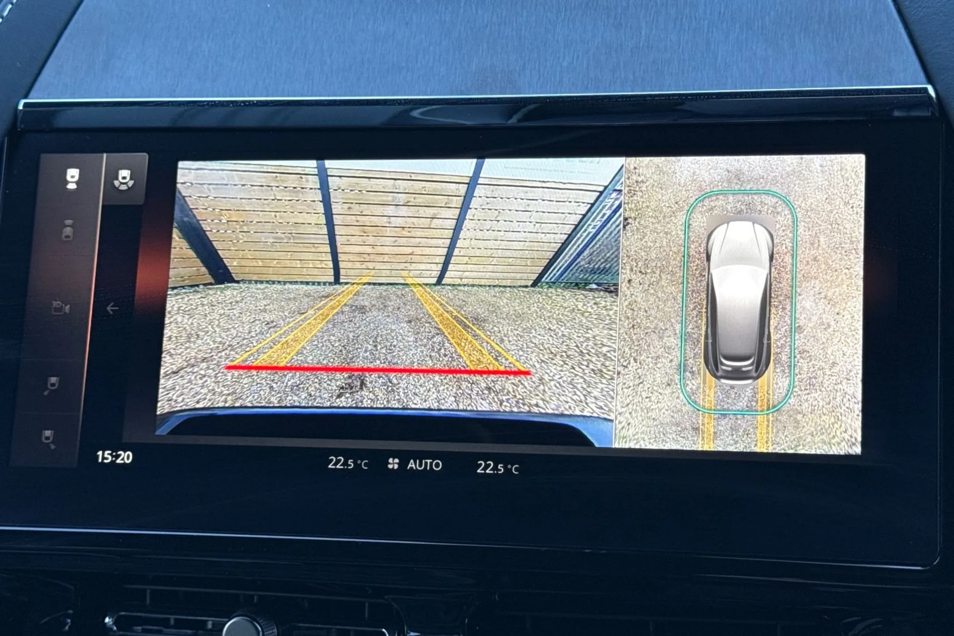 Aston Martin DBX thumbnail image number 4