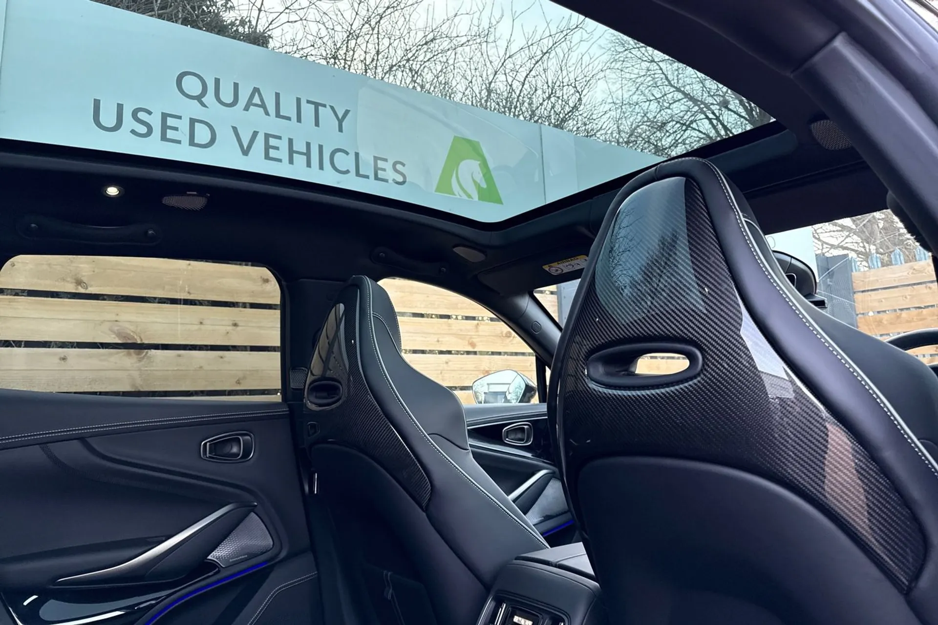 Aston Martin DBX thumbnail image number 25