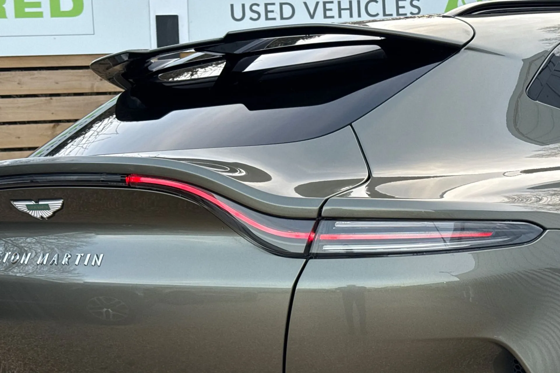 Aston Martin DBX thumbnail image number 59