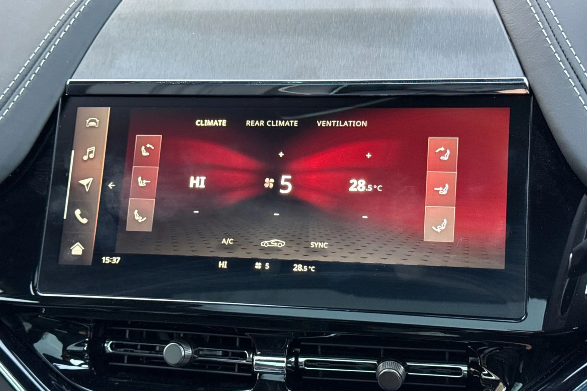 Aston Martin DBX thumbnail image number 57