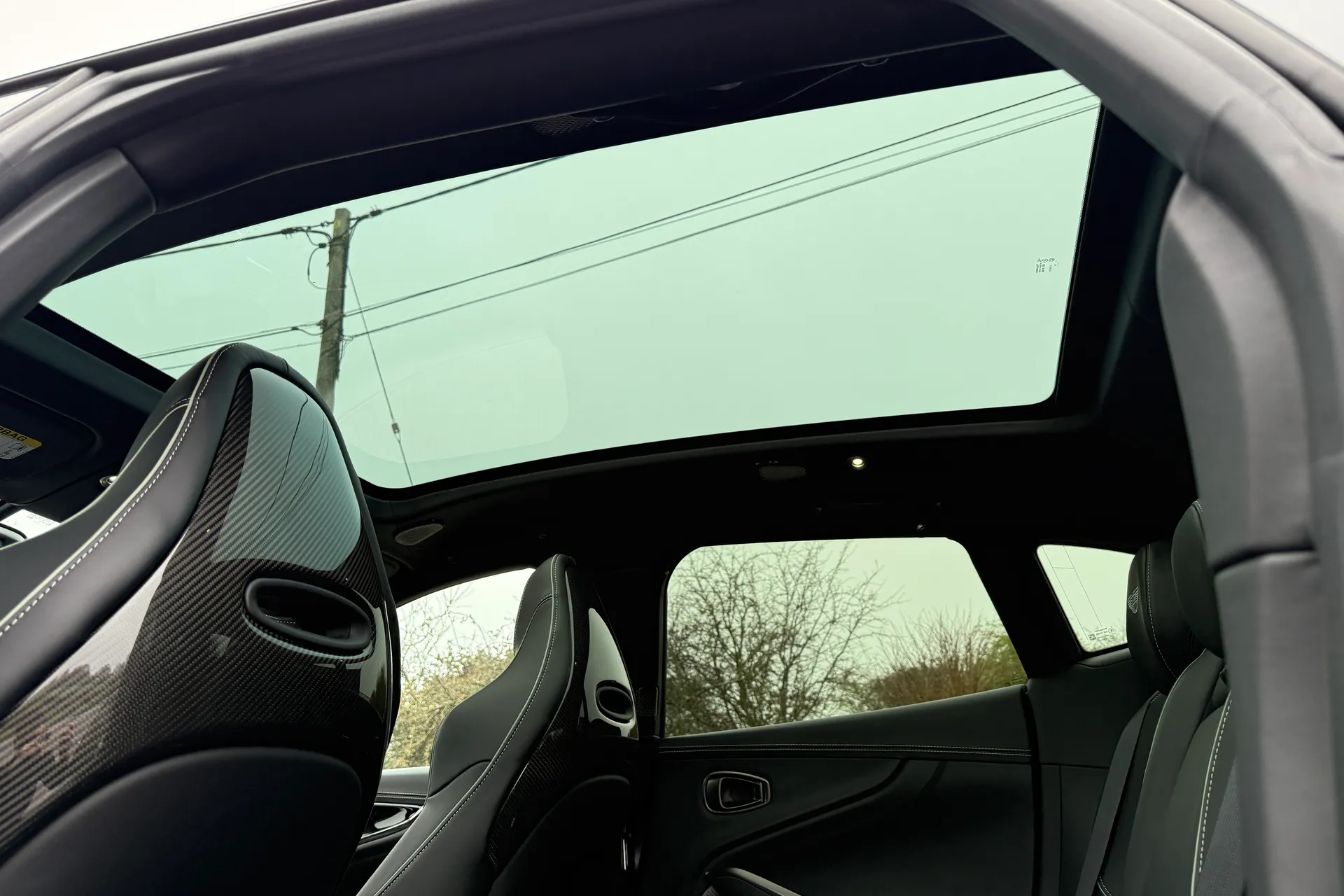 Aston Martin DBX thumbnail image number 36