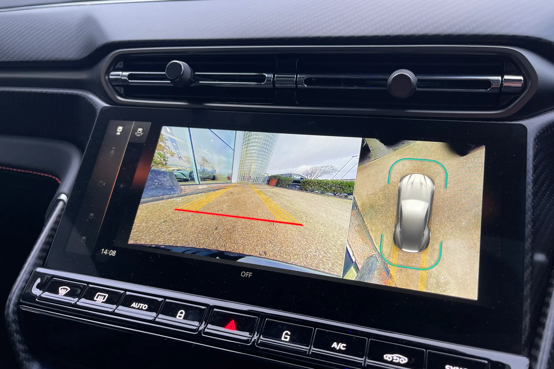 Aston Martin VANQUISH thumbnail image number 19