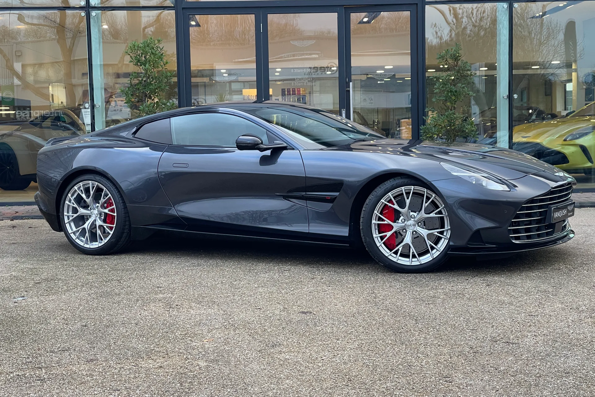 Aston Martin VANQUISH focused image