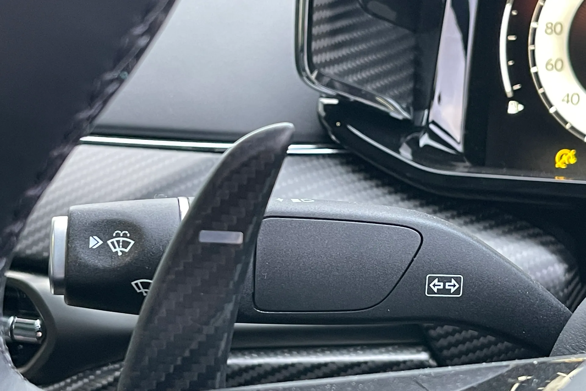 Aston Martin VANQUISH thumbnail image number 30